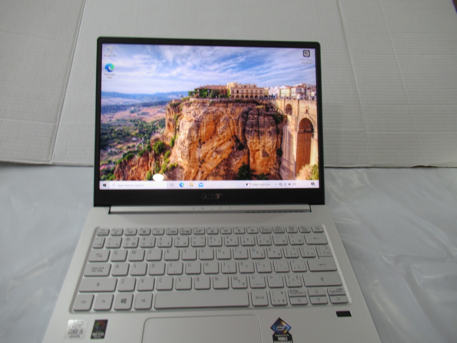 Acer SF313-52-526M Swift 3 13.5″ QHD i5-1035G4 1.1GHz Intel Iris Plus Graphics