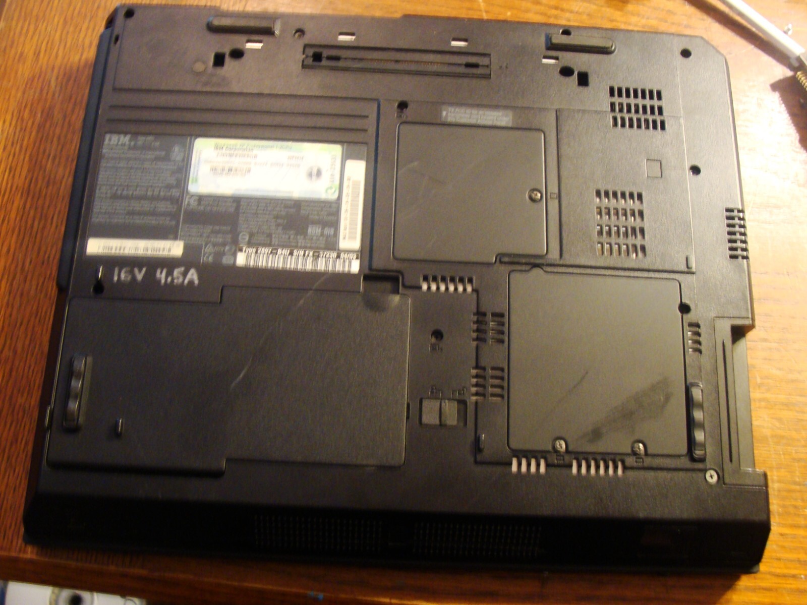 IBM ThinkPad R40 Laptop Pentium M 1.4Ghz 768MB RAM 40GB HDD Windows XP Pro SP3