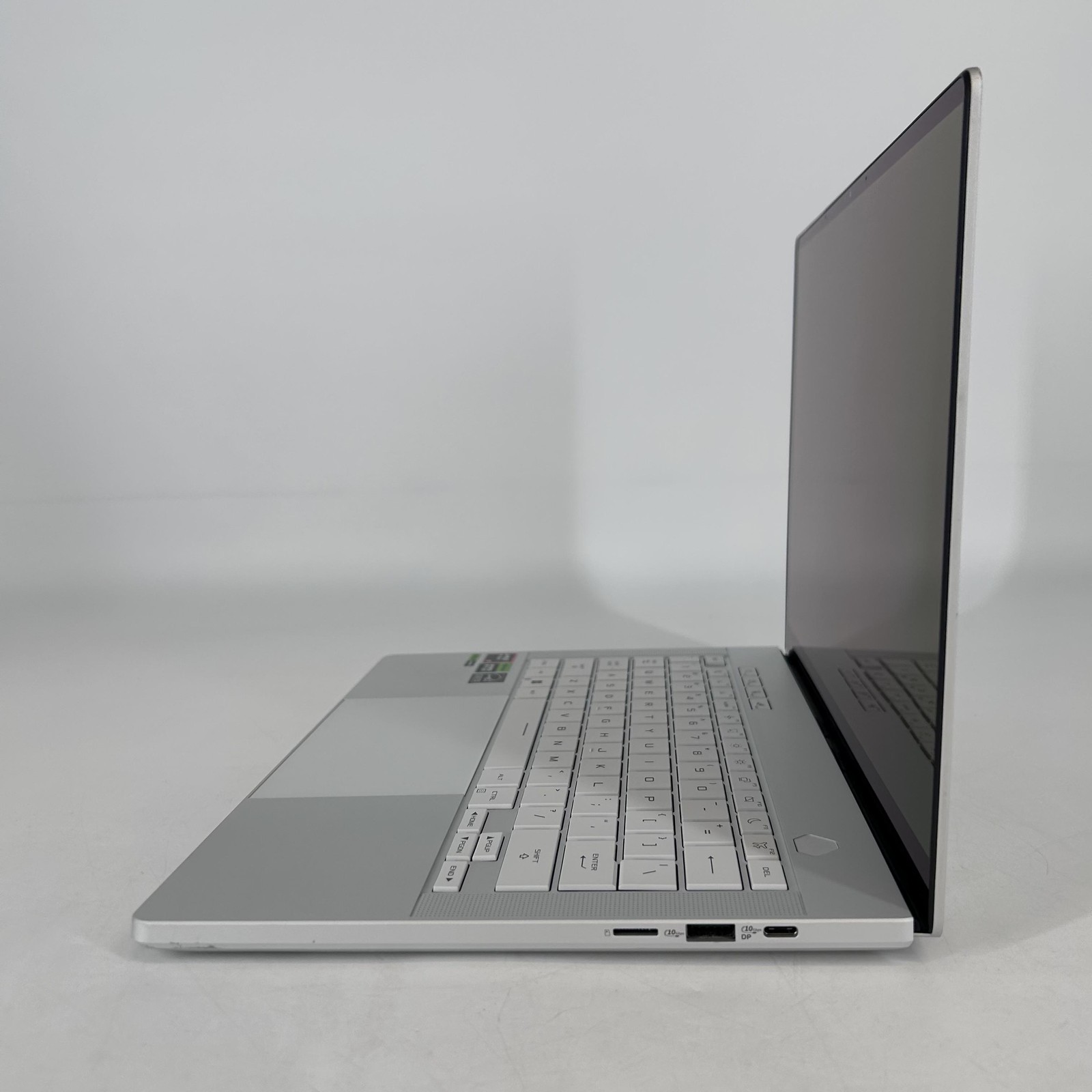 Asus ROG Zephyrus G14 GA403 120Hz QHD+ 4.0 GHz Ryzen 9 8945HS 16GB 1TB RTX 4060