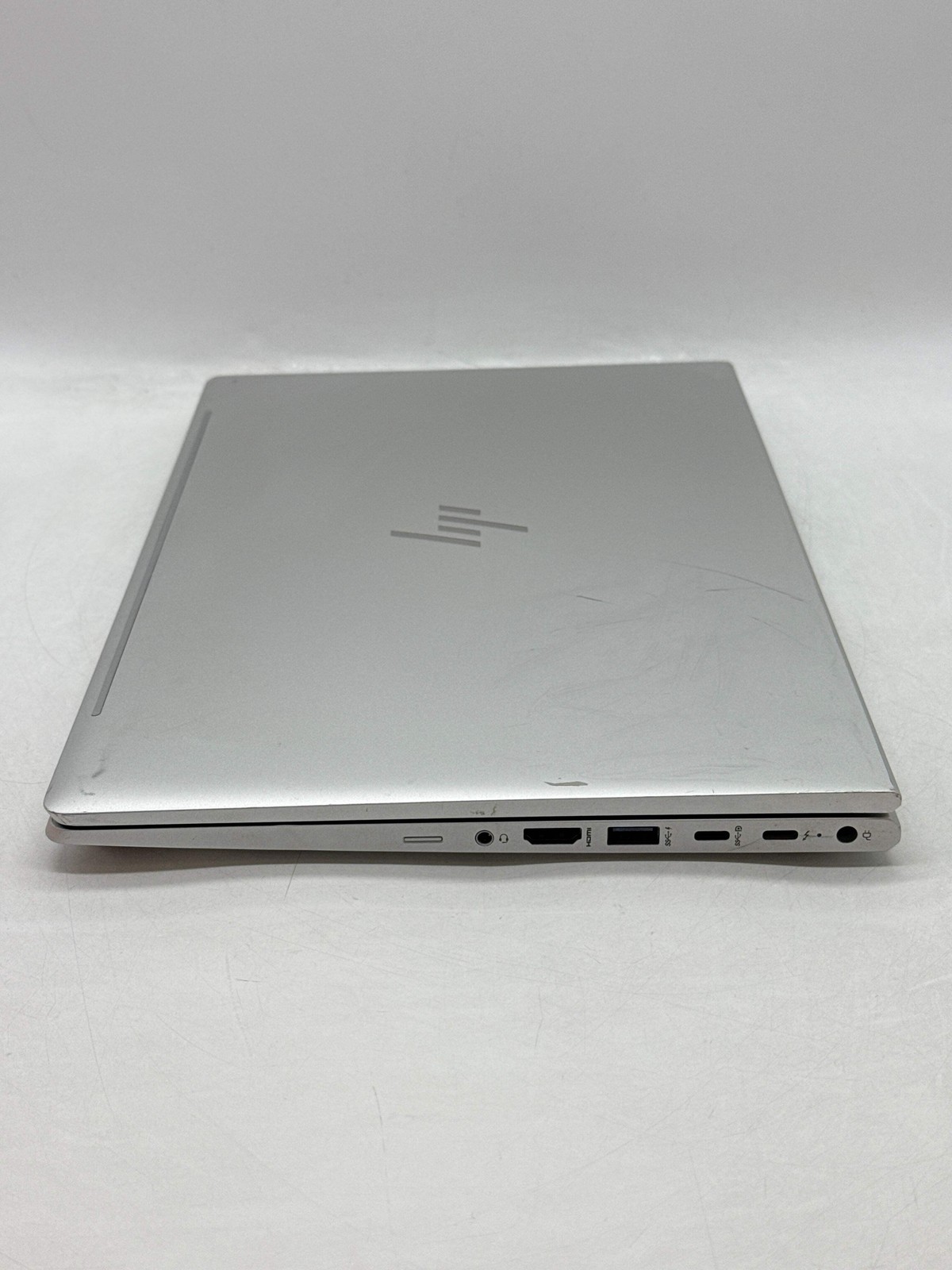 HP EliteBook 640 G10 14.0″ FHD Touch Core i5-1335U 1.30GHz 256GB SSD 8GB RAM