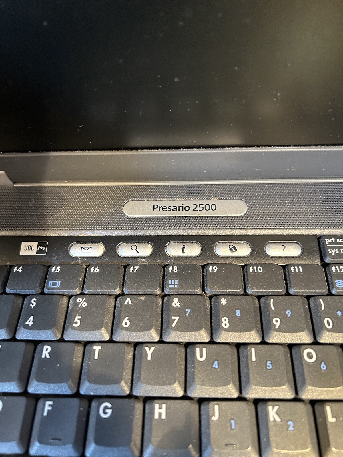 Compaq Presario 2500 Computer ~ Occasionally It Comes On~Parts Only ~10”x13”