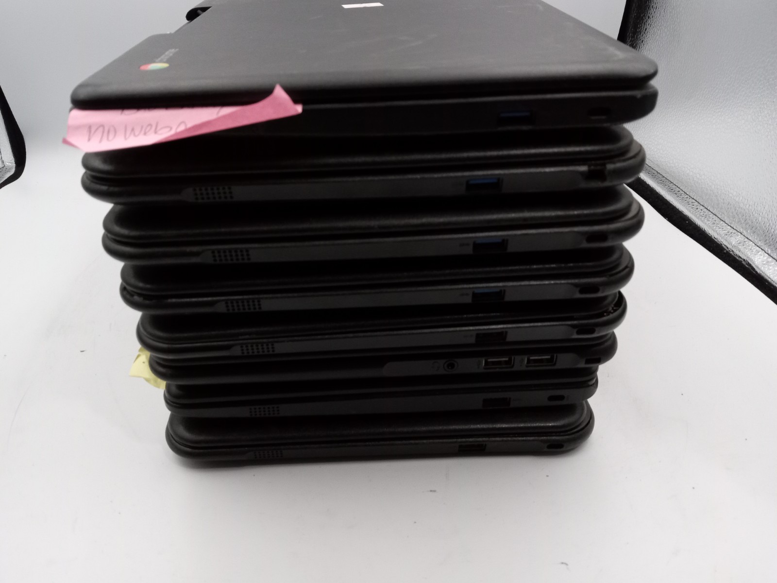 Lot of 8 – Lenovo N22 / N23 Chromebook Laptops – FOR PARTS – VARIOUS ISSUES -RR