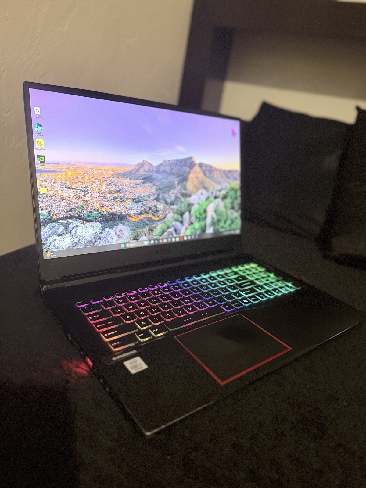MSI GE75 Raider 10SF 17.3in Gaming Laptop i7-10750H 64GB Win 11 Black