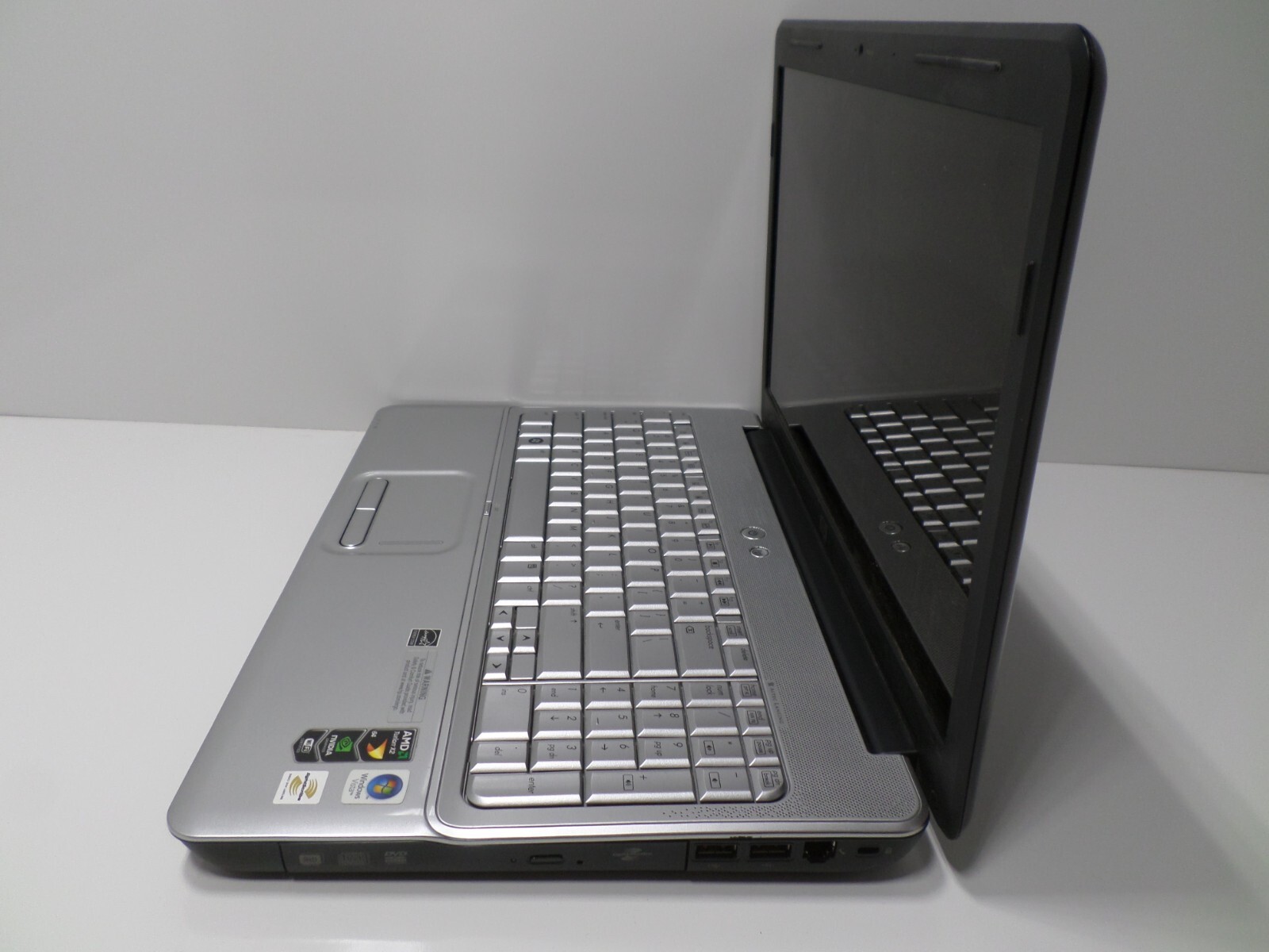 HP G60 16″ Laptop AMD Turion Dual Core RM70 @2.0Ghz, 3GB, 320GB