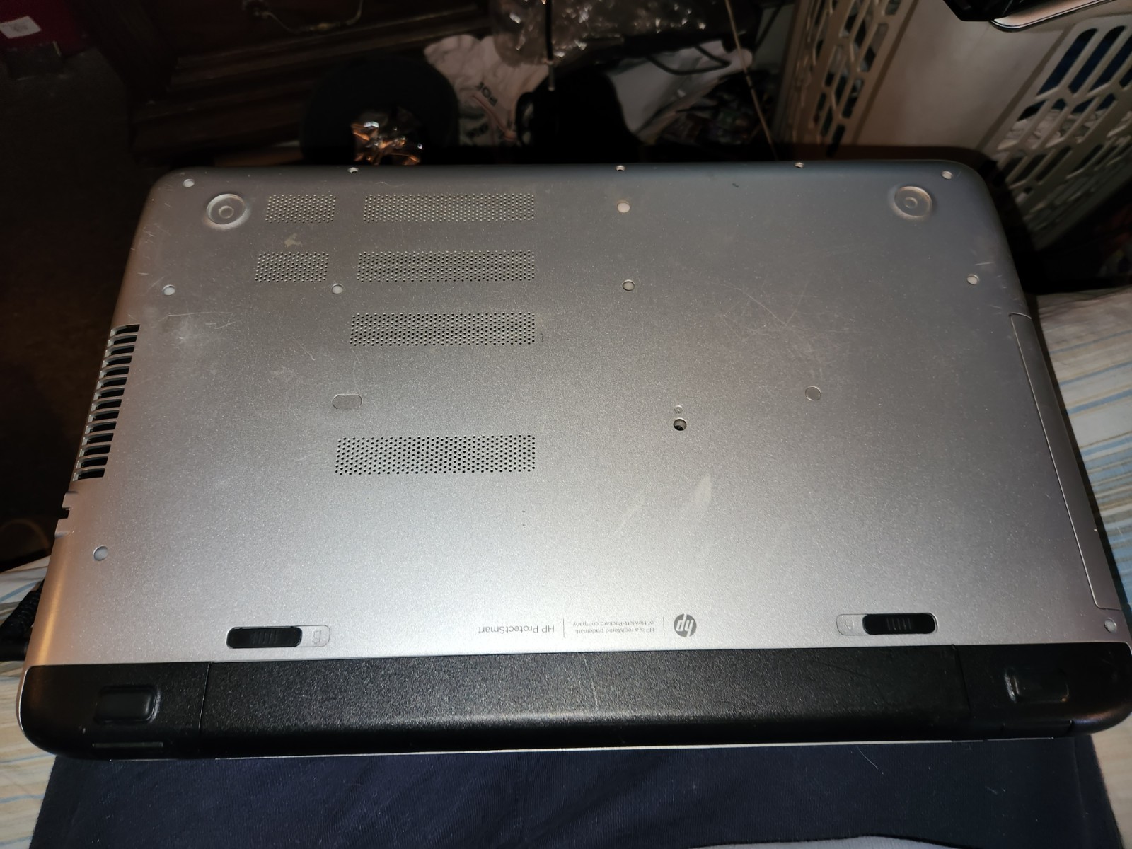HP PAVALION 17 NOTEBOOK COMPUTER Beats Audio 8GB RAM AMD A10-5745M APU works
