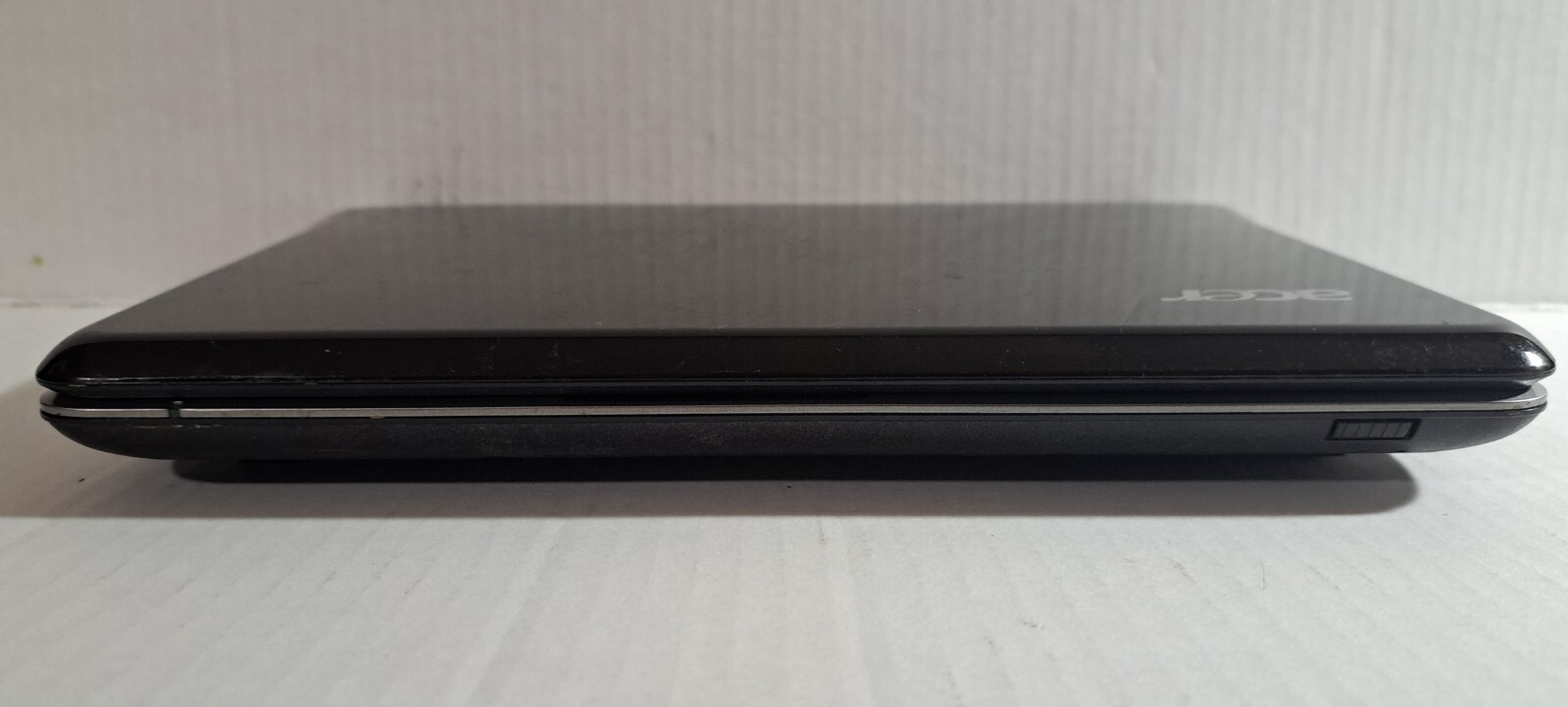 ACER ASPIRE ONE KAV10 LAPTOP PC INTEL 1GM RAM 320GB HDD WINDOWS XP PARTS ONLY