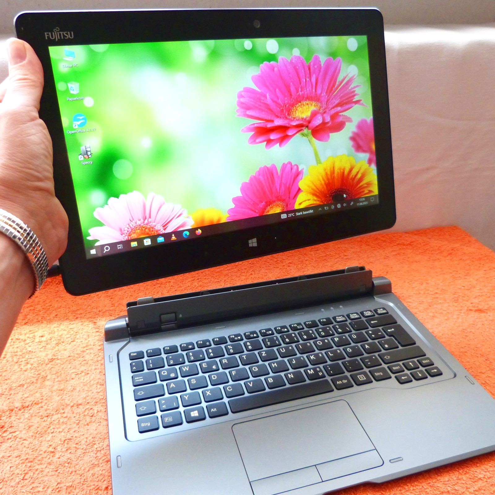 Fujitsu Q616 PRO Convertible Tablet PC 11″ TOUCH l Core M7 Windows 10 SSD