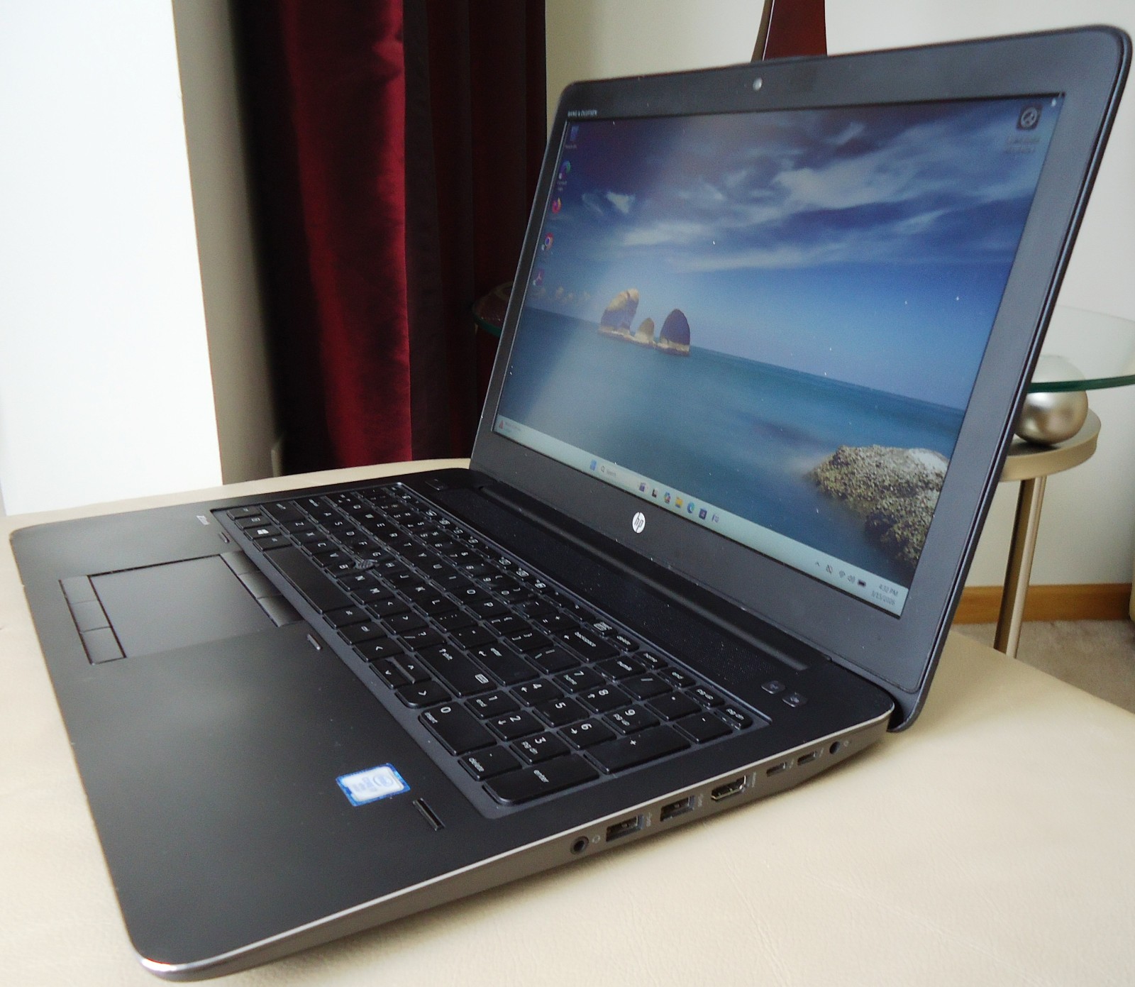 HP ZBook 15 G3 i7-6700HQ 2.70GHz 8GB 128GB NVMe 15.6″ FHD Quadro M2000M