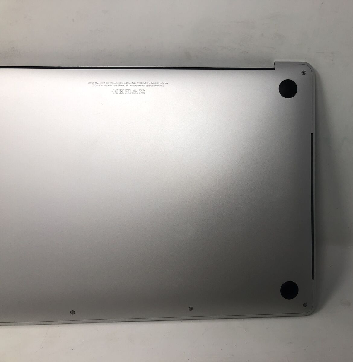MacBook Pro A1989 Keyboard and Bottom Cover – Apple