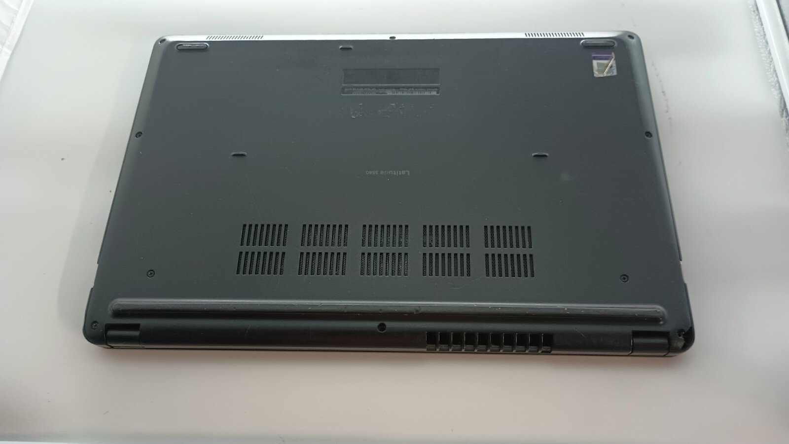 573 Latitude3580 w/charger. No Webcam!! i3-6006U.16GB.240GB SSD.15.6″.W11 Pro.