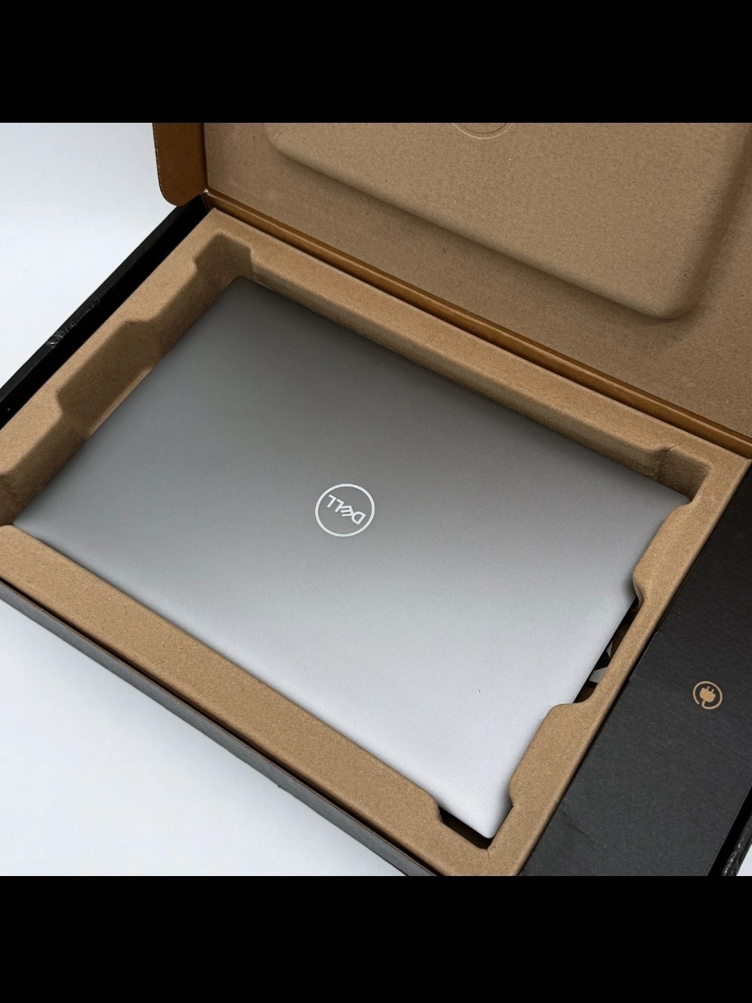 Dell Precision 5690 16″ Core Ultra 9 185H 64gb NVIDIA RTX 2000 ADA 8GB