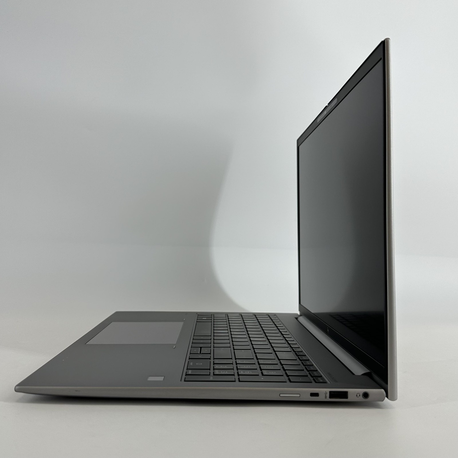 HP ZBook Firefly 16 G9 Gray FHD+ 2.2 GHz i7-1270P 16GB RAM 512GB SSD Good