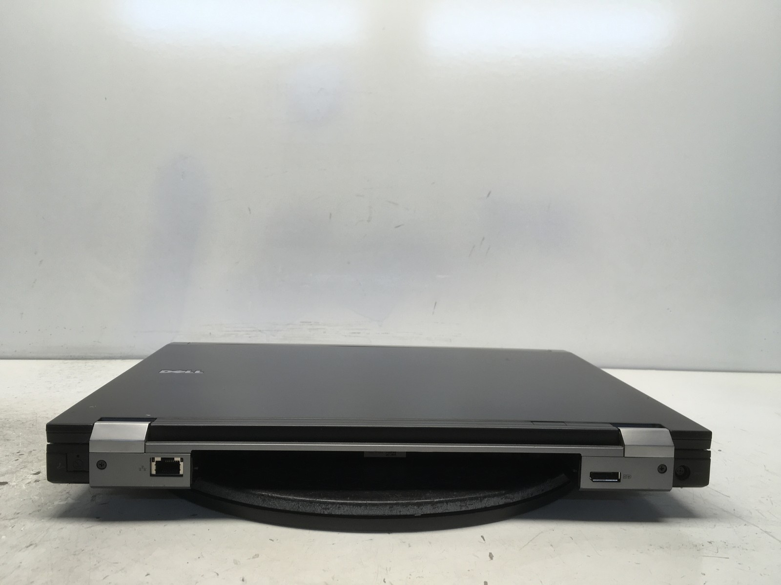 Dell Latitude E6500 Intel Core 2 Duo P8400 2.26GHz 2 GB NO HDD No Batt