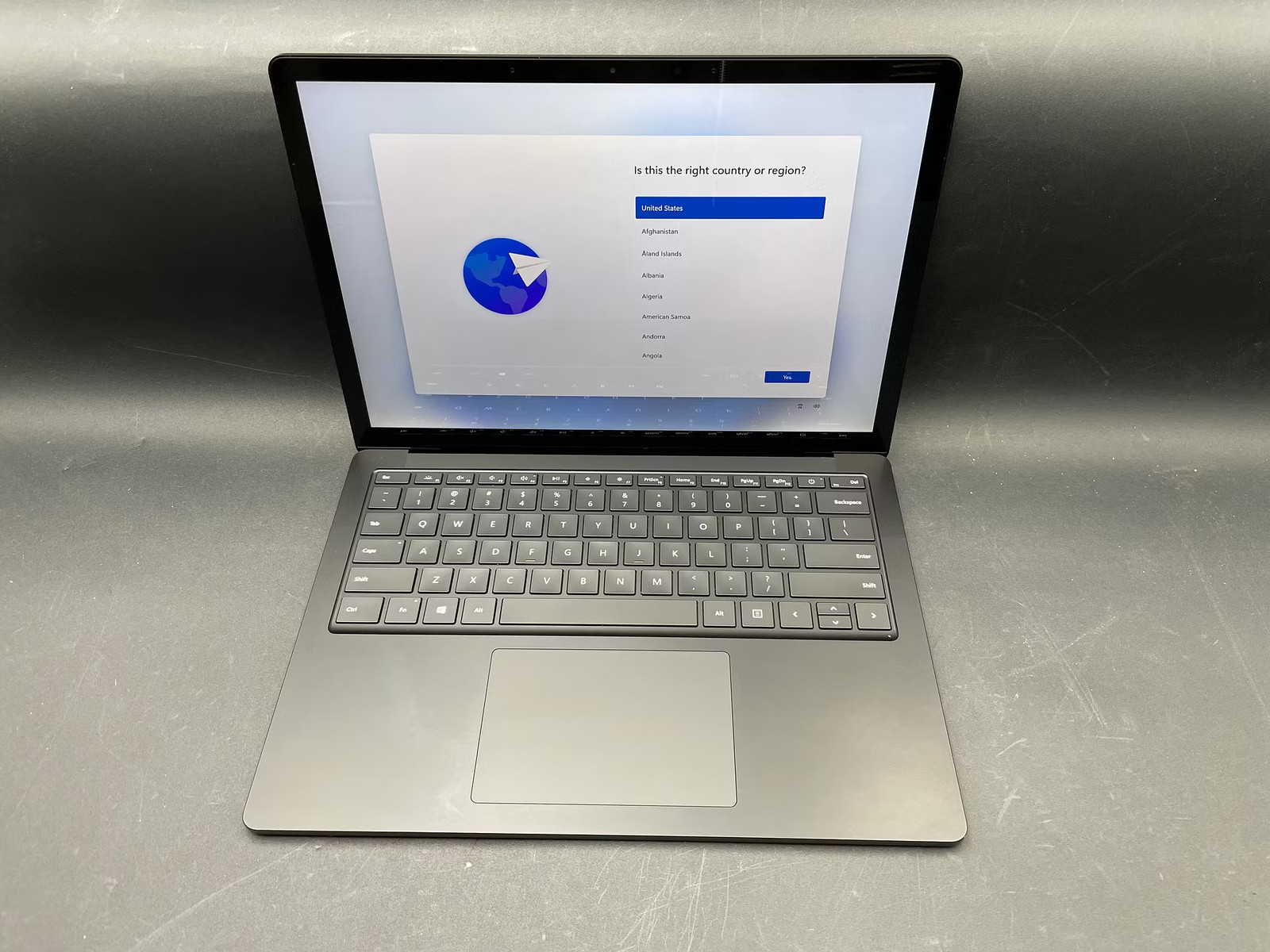 Microsoft Surface Laptop 3 Used 13.5″ (i7-1065G7-16GB-256GB NVMe)