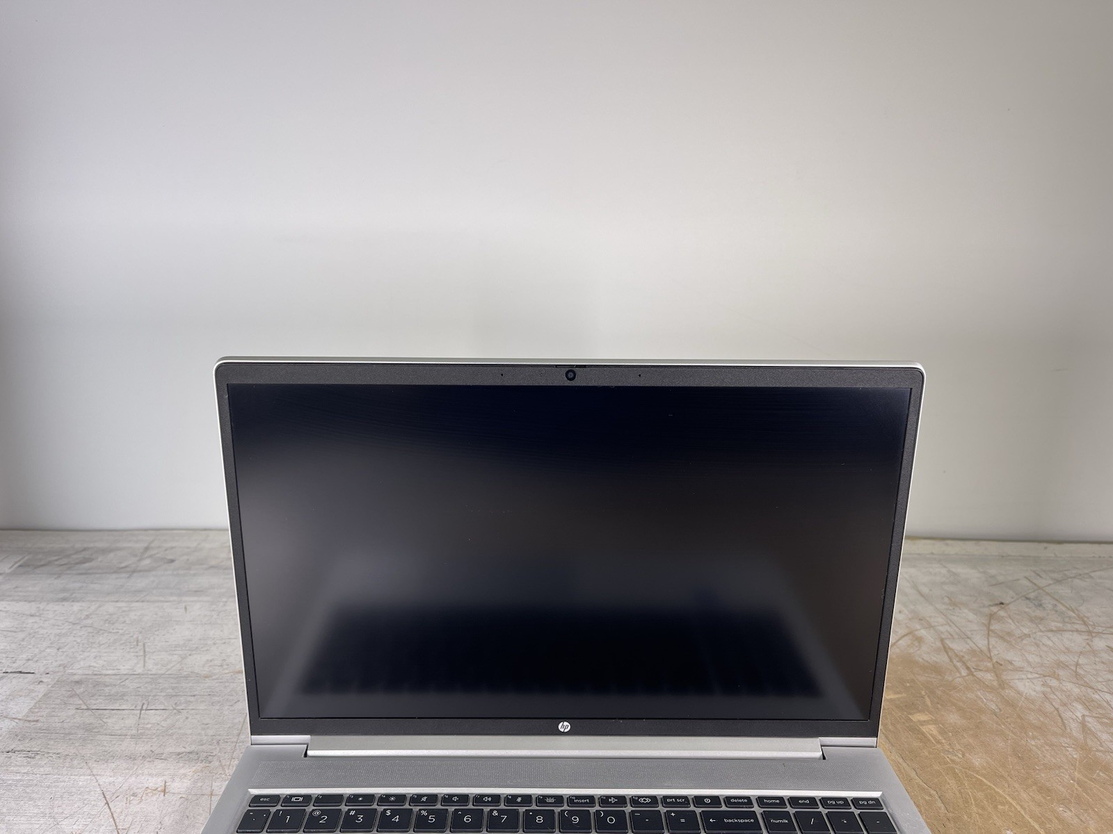 HP PROBOOK 450 G8 i5-1135G7 @ 2.4GHz, 4GB RAM, NO HDD/OS – (FOR PARTS)