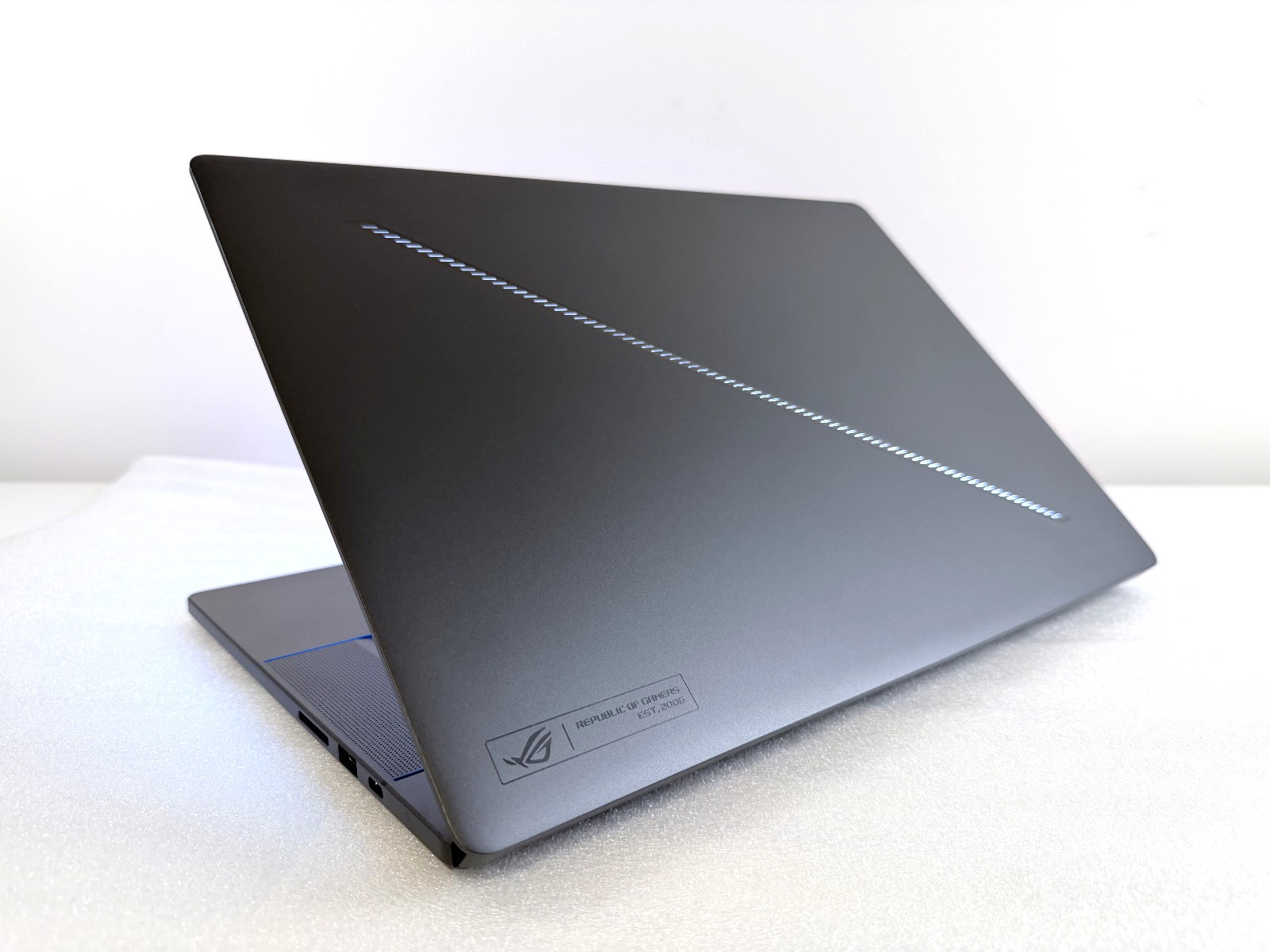 ASUS ROG Zephyrus G16 2025 – Ultra 285H, RTX 5070, 16GB RAM, 1TB SSD