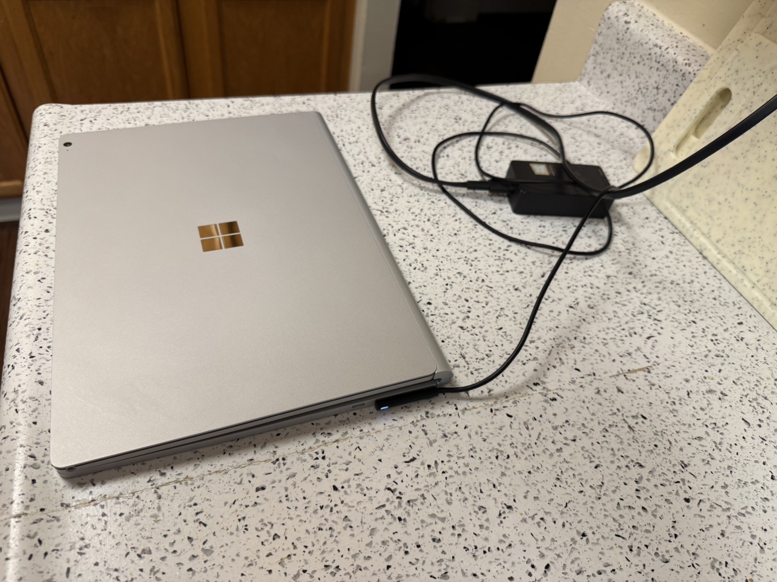 Microsoft Surface Book-3 13.5″ (256GB SSD; Intel Core i5-1035G7 1.2GHz; 8GB)…