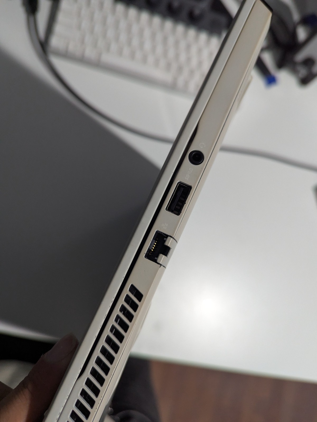 Alienware M15 R2 PARTS OR REPAIR Intel i7-9 – 16GB RAM – NVIDIA RTX 2060