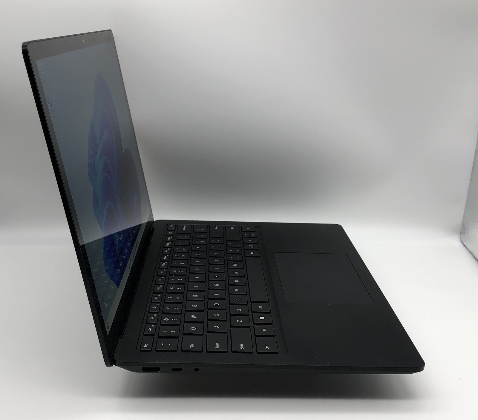 Microsoft Surface Laptop 3 1868 i7-1065G7 1.30GHz 16GB 512SSD WIN 11 Pro *READ*