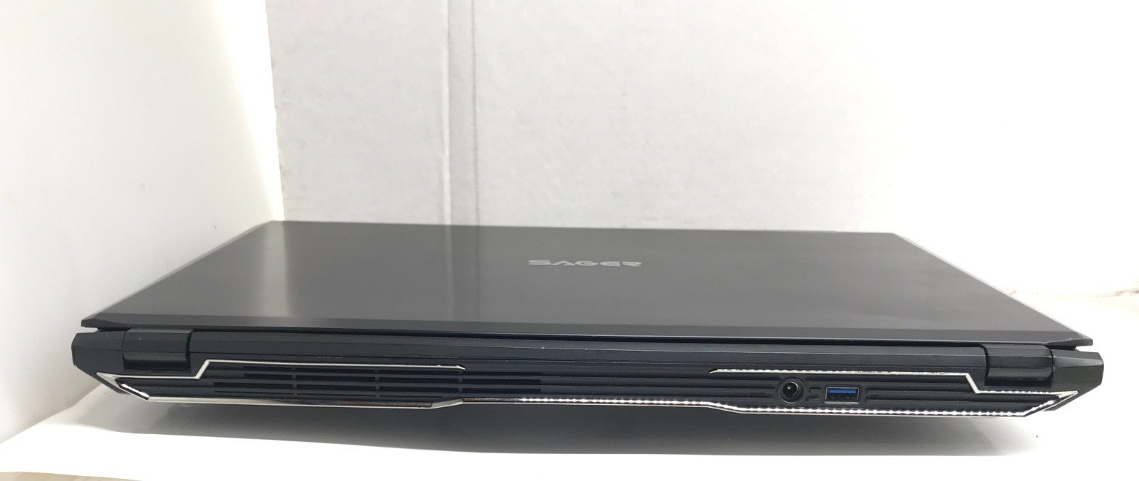 SAGER P670RE i7-6700HQ@2.60GHz 8GB RAM 1TB HDD W11P NVIDIA GTX 970M *READ