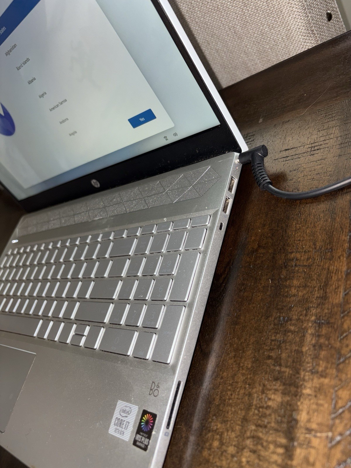 HP Pavilion 15″ Laptop Intel Core i7 Silver HDMI USB-C Webcam Wi-Fi Charger
