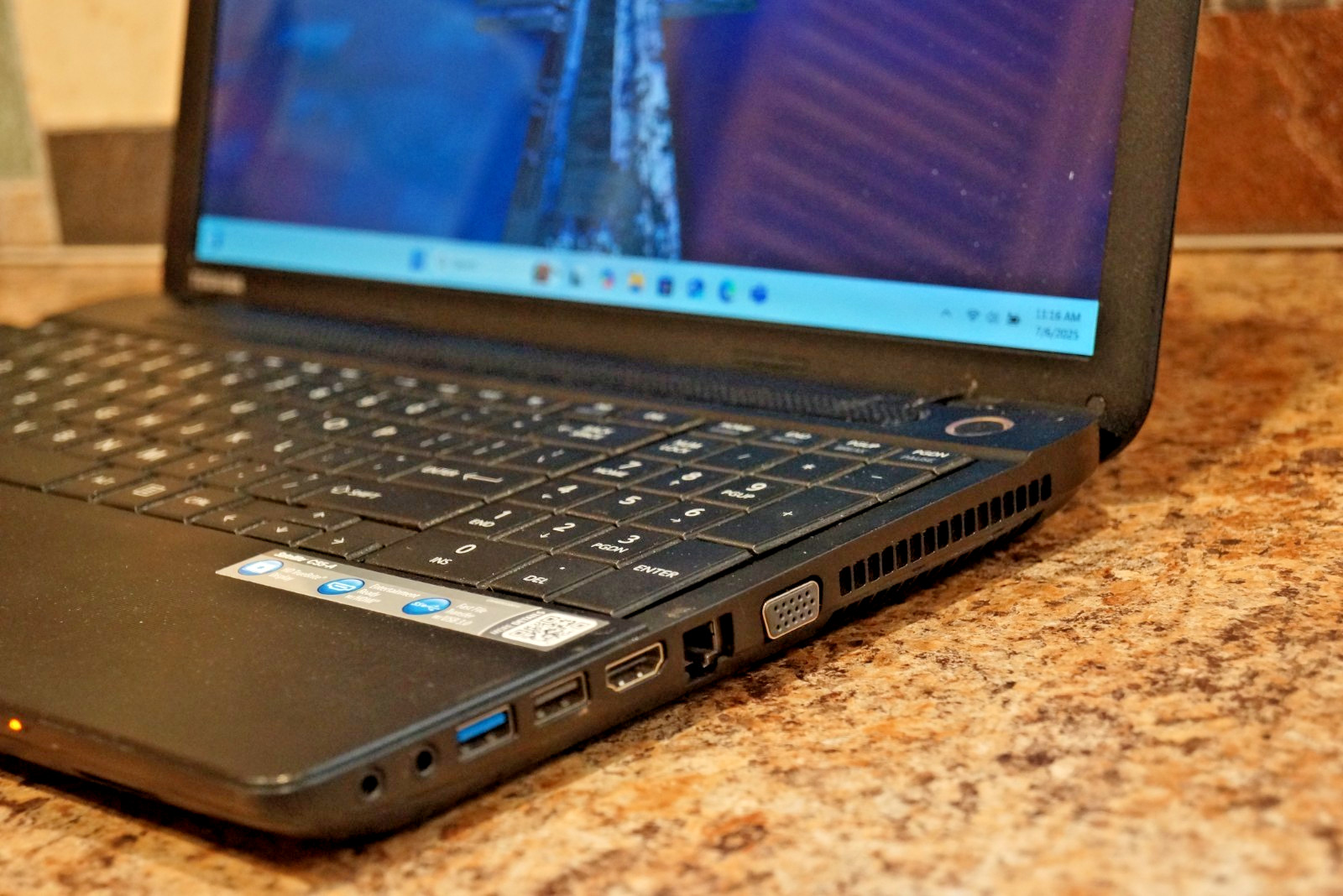 Activated 24H2 WIN 11PRO Toshiba C55-A5308 Gen3 i3@2.50GHz,4GB RAM,120GB SSD