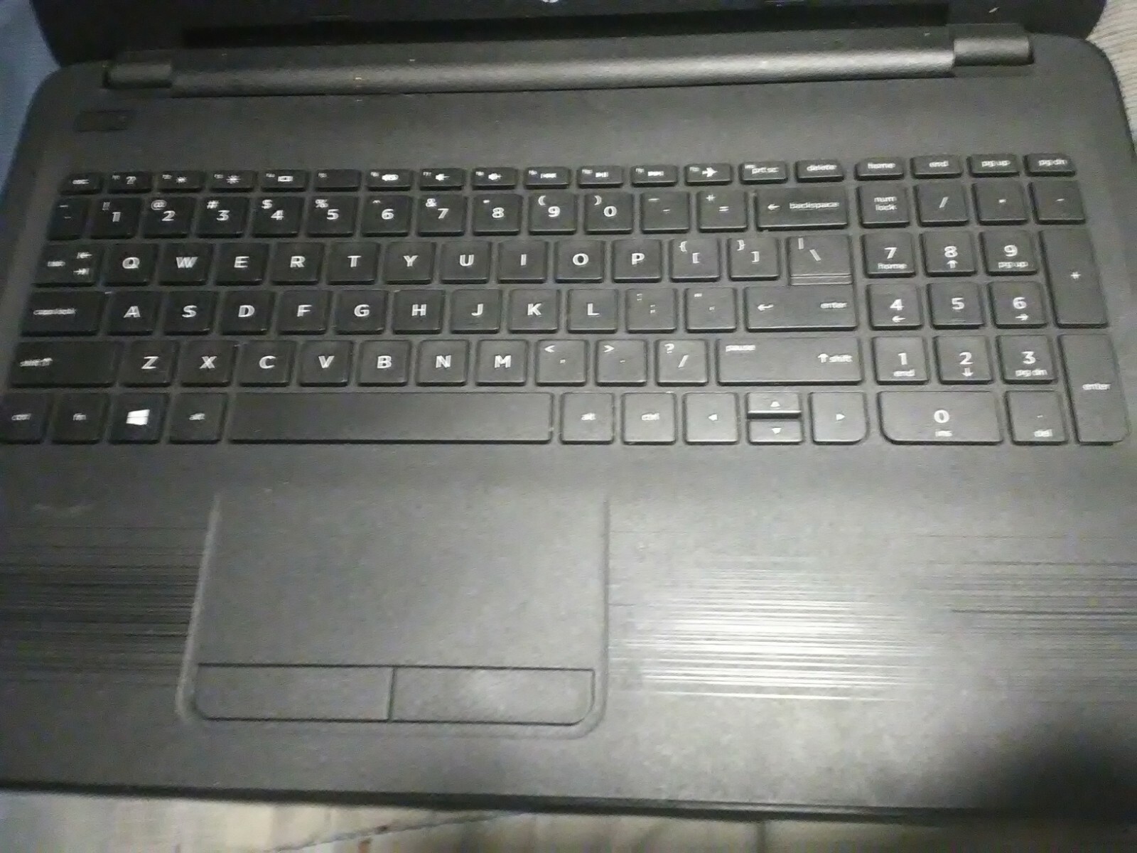 HP 15.6″ 15-ba015wm AMD E2 Quad Core 4gb RAM 500 GB HD Notebook Laptop PC. Works