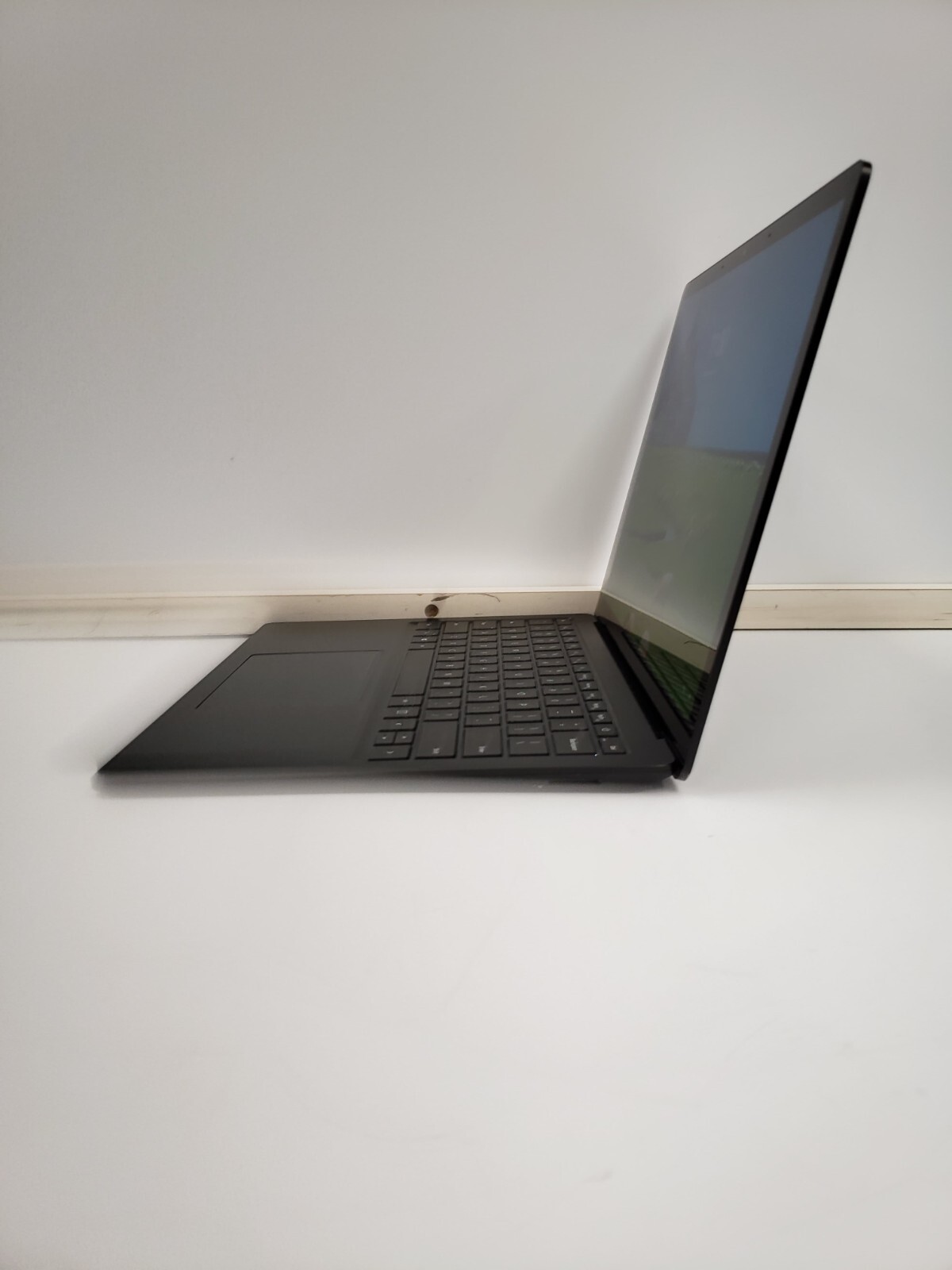 (B515) Microsoft 1868 Laptop