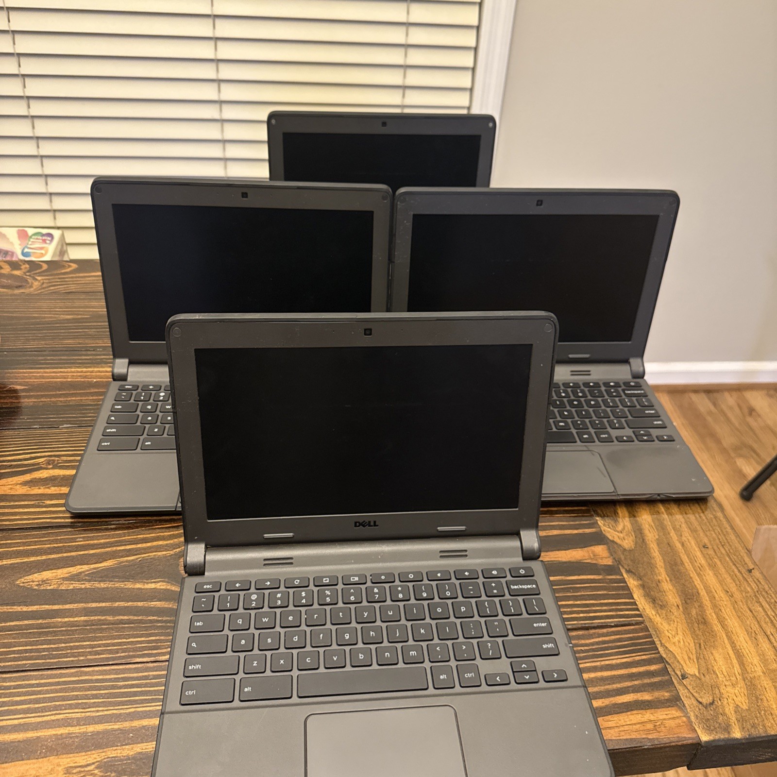 4 Dell Chromebook 11 P22T 11.6 inch (16GB, Intel Celeron, 2.16 GHz, 4GB) Laptop