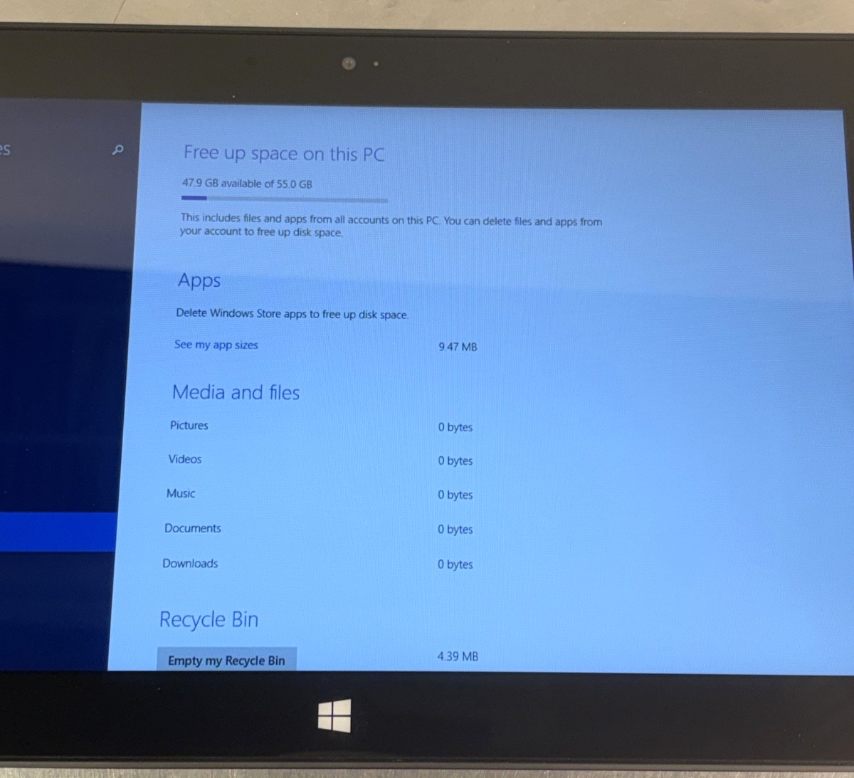Microsoft Surface RT 64GB 10.6″ Tablet Model 1516 Windows RT 8.1 w/ Charger