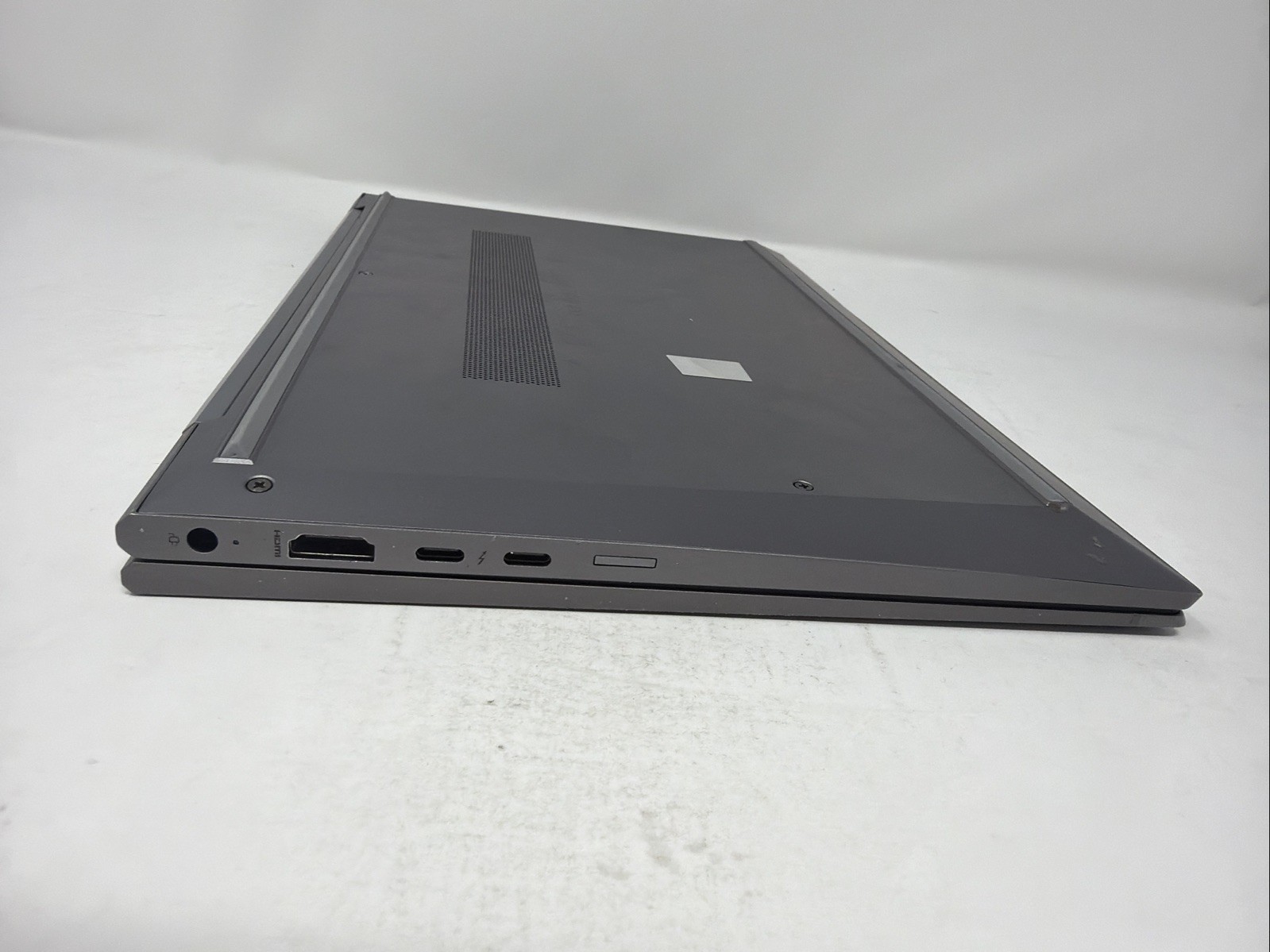HP ZBook Firefly 14 G8 14″ i5-1135G7 16GB RAM 256GB SSD Windows 11