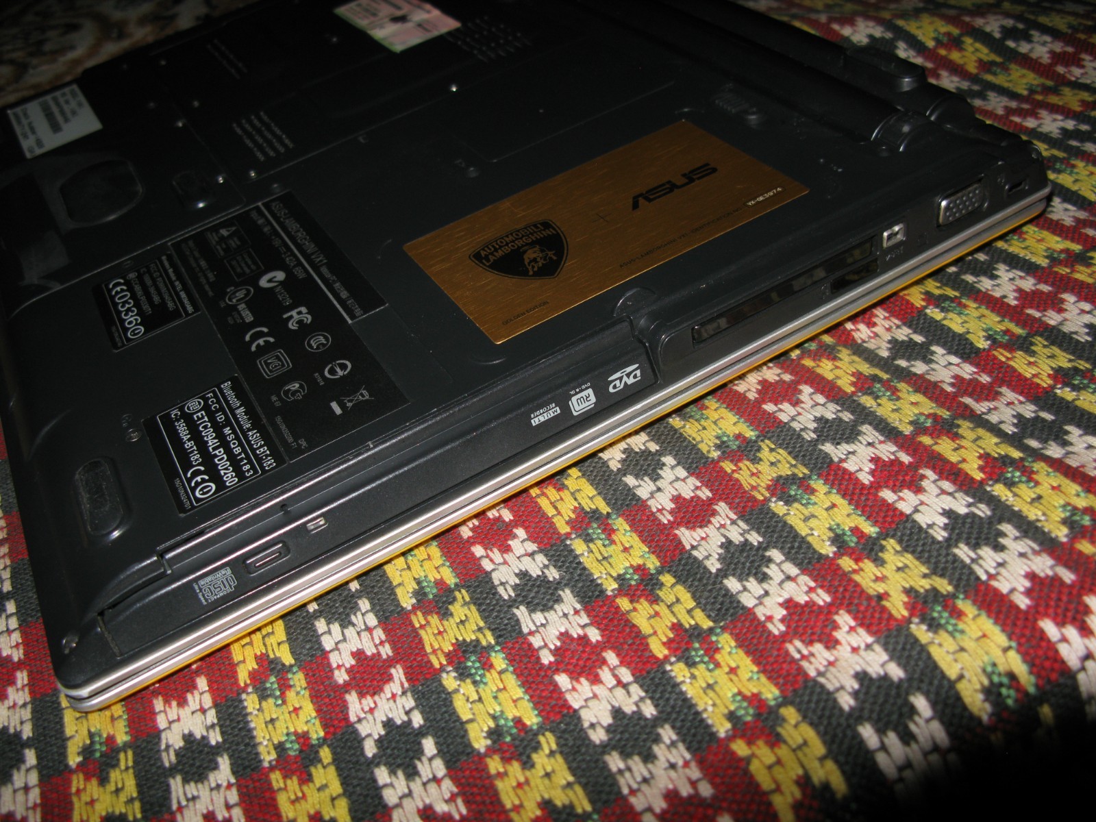 Asus Lamborghini VX1 notebook golden edition