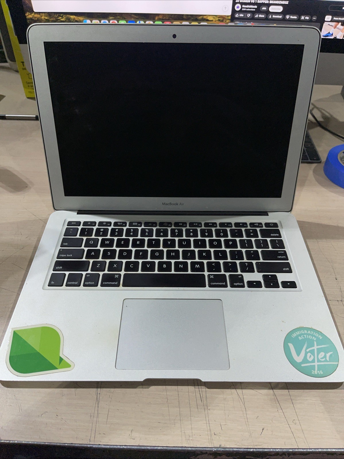 MacBook Air Core 1.3 GHZ 13″ MID 2013 i5-4250U 4GB RAM NO HD