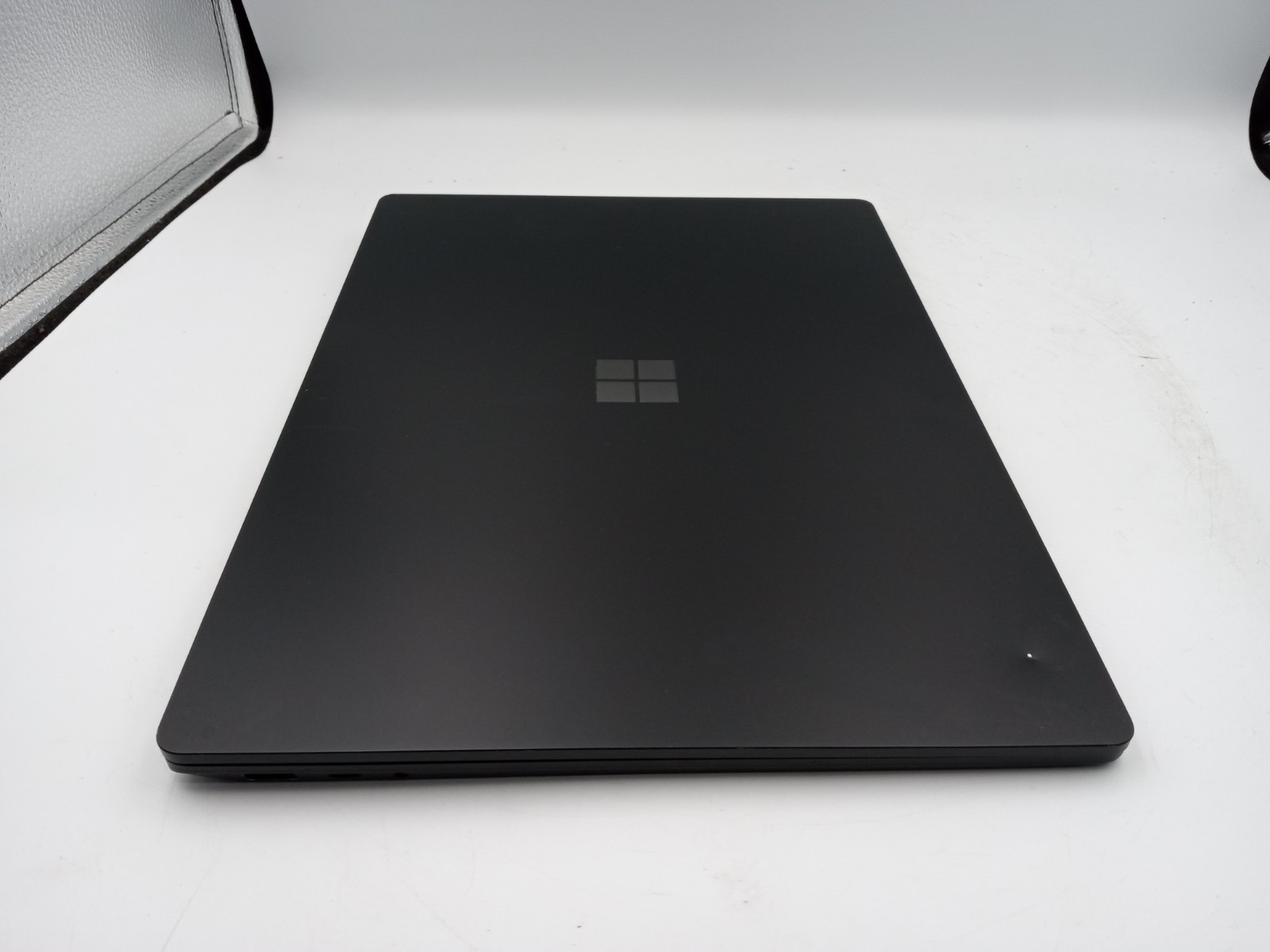 Microsoft Surface Laptop 4 1979 15″ Intel i7-1185G7 16GB RAM 256GB SSD W11 -READ