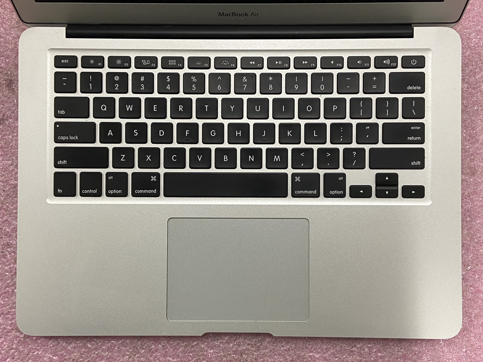 Apple MacBook Air 2017 A1466 13.3″ i5-5350U 8GB RAM 128GB SSD *Read* – CLP41A
