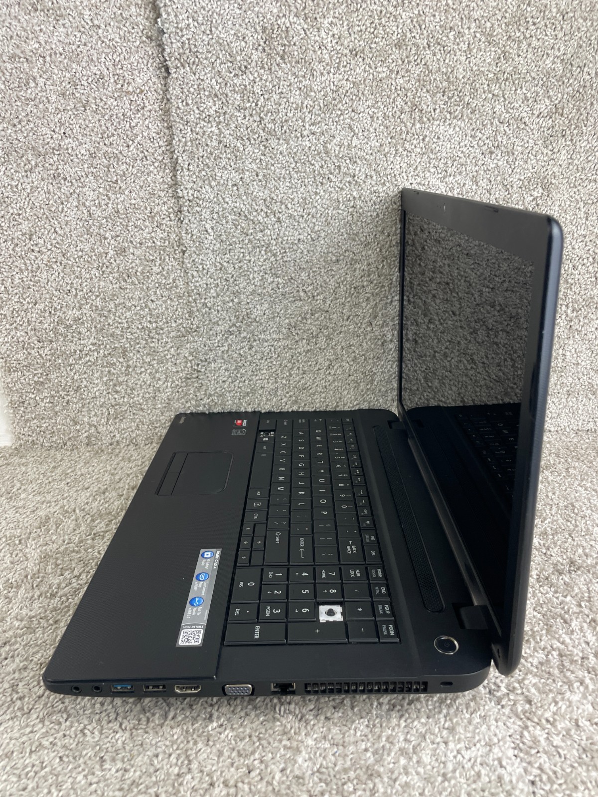 Toshiba Satellite C75D Series AMD A6 Quad Core Windows 8.1 Laptop Notebook PC