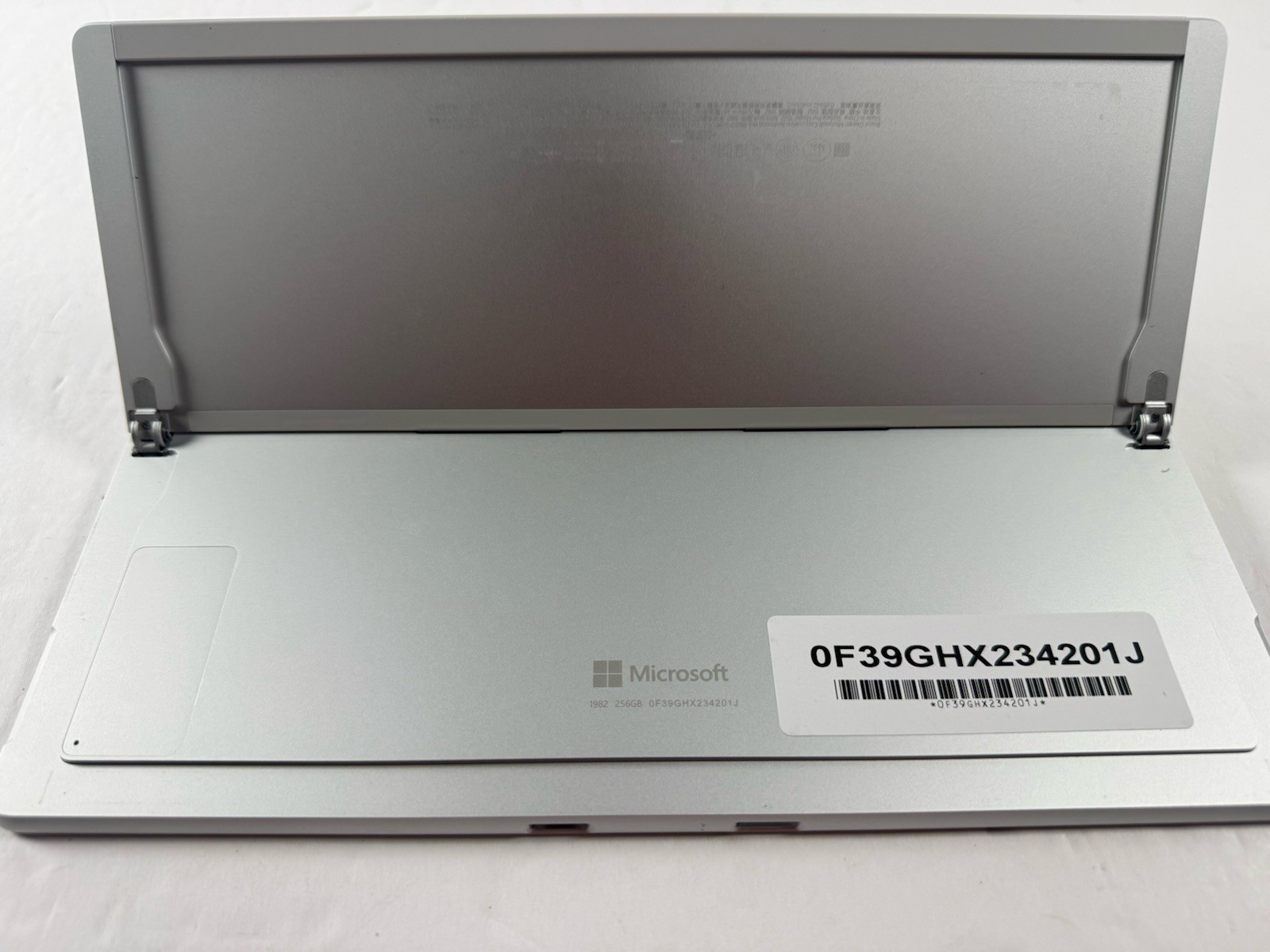Microsoft Surface Pro 8 (1982) i5-1145G7 – 16GB RAM – 256GB 120Hz – Win 11 Pro