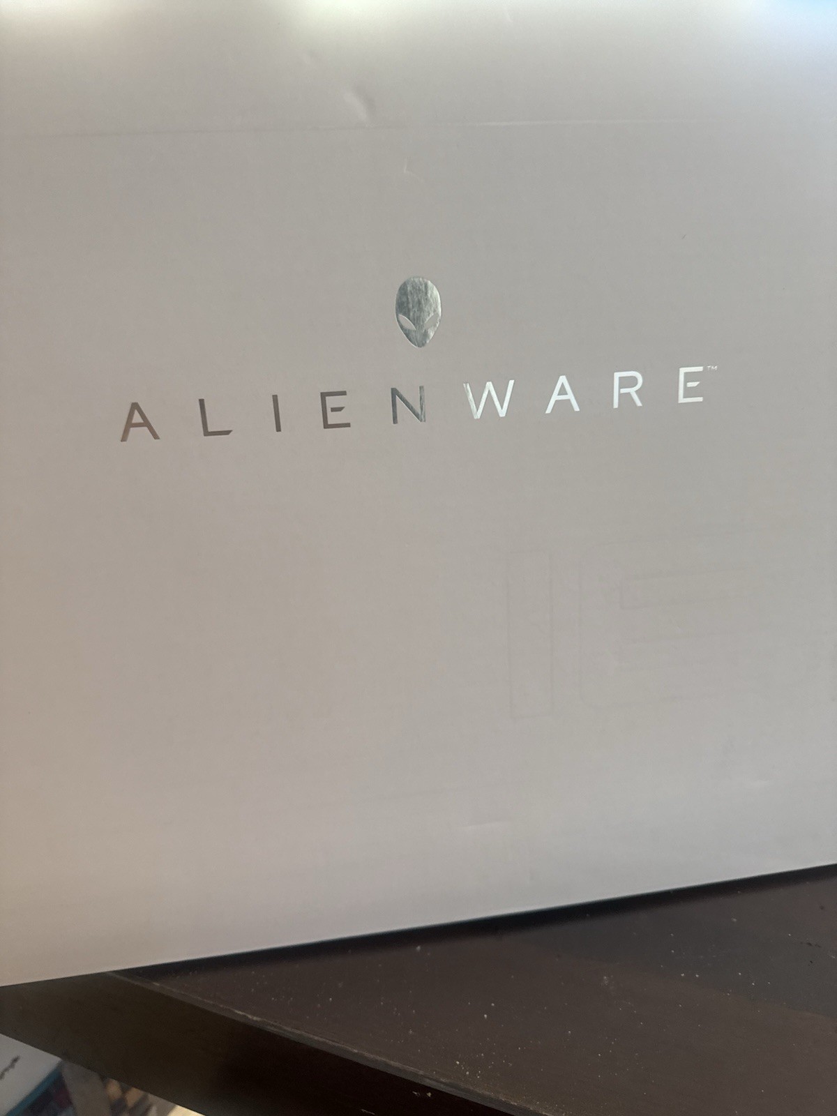 Alienware M18 R1 Model P51E Reg Type P51E002 AMD Ryzen 7000 series 9