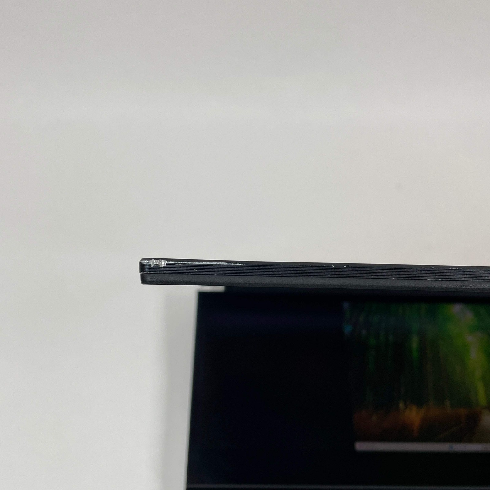 Asus ROG Zephyrus Duo 16 GX650 16″ Ryzen 9 6900HX 3.3GHz 32GB RAM 1TB SSD GeForc