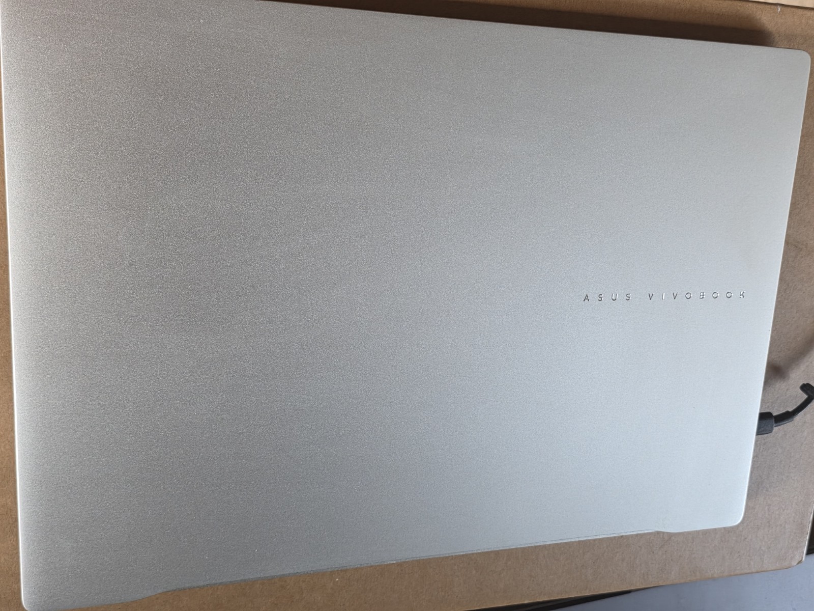 ASUS Vivobook S16 16″ OLED AMD Ryzen AI 9 365 2.0GHz 32GB 1TB SSD W11H A