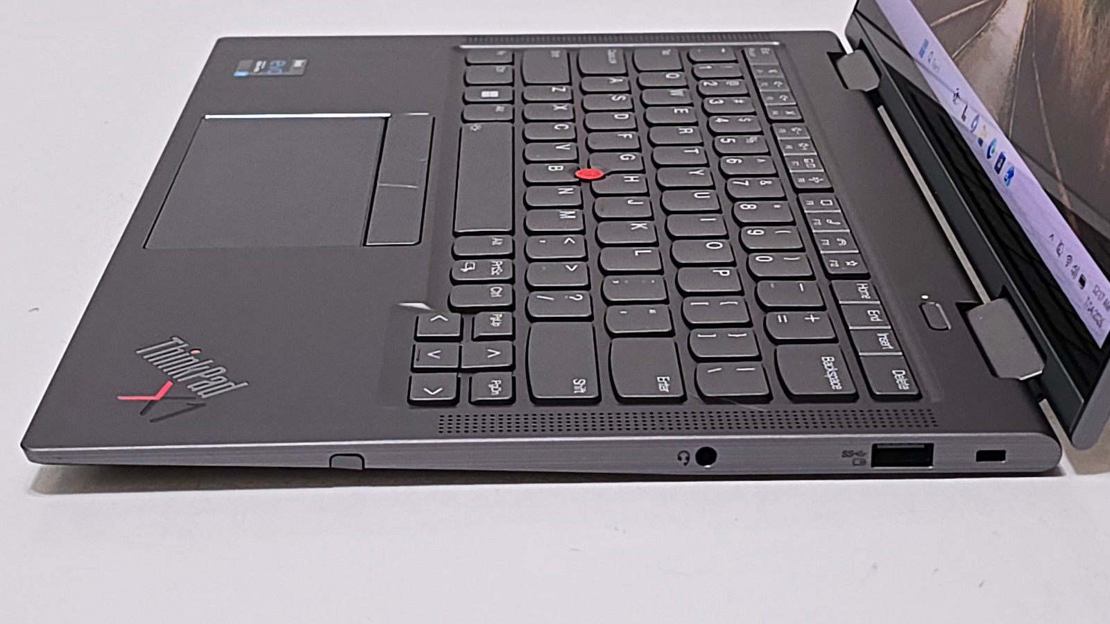 Lenovo ThinkPad X1 Yoga Gen 6 (i7-1185G7 CPU, 32 GB RAM 1 TB SSD) 14″ 4K Touch