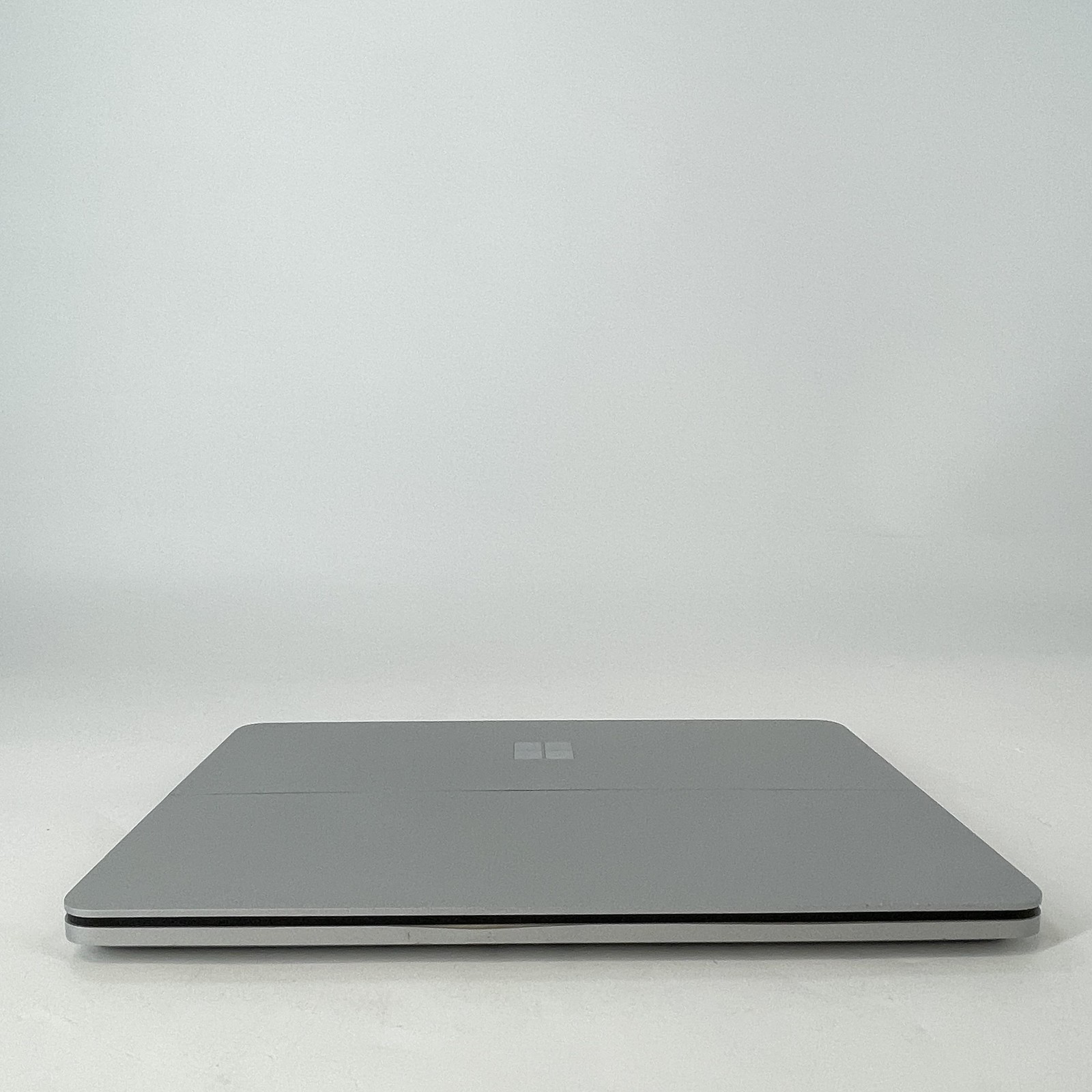 Microsoft Surface Laptop Studio 14 2K i7-11370H 3.3GHz 16GB 512GB RTX 3050 Ti
