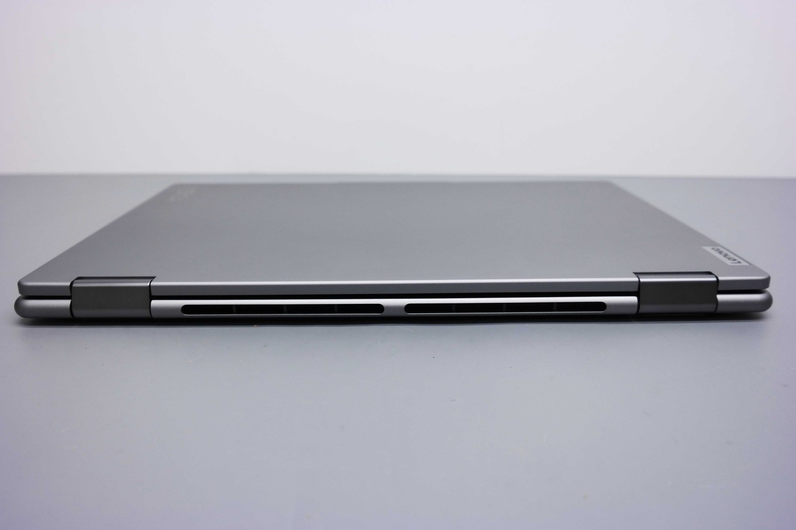 Lenovo Yoga 7 16ARP8 16″ Ryzen 5 7535U 8GB 512GB SSD