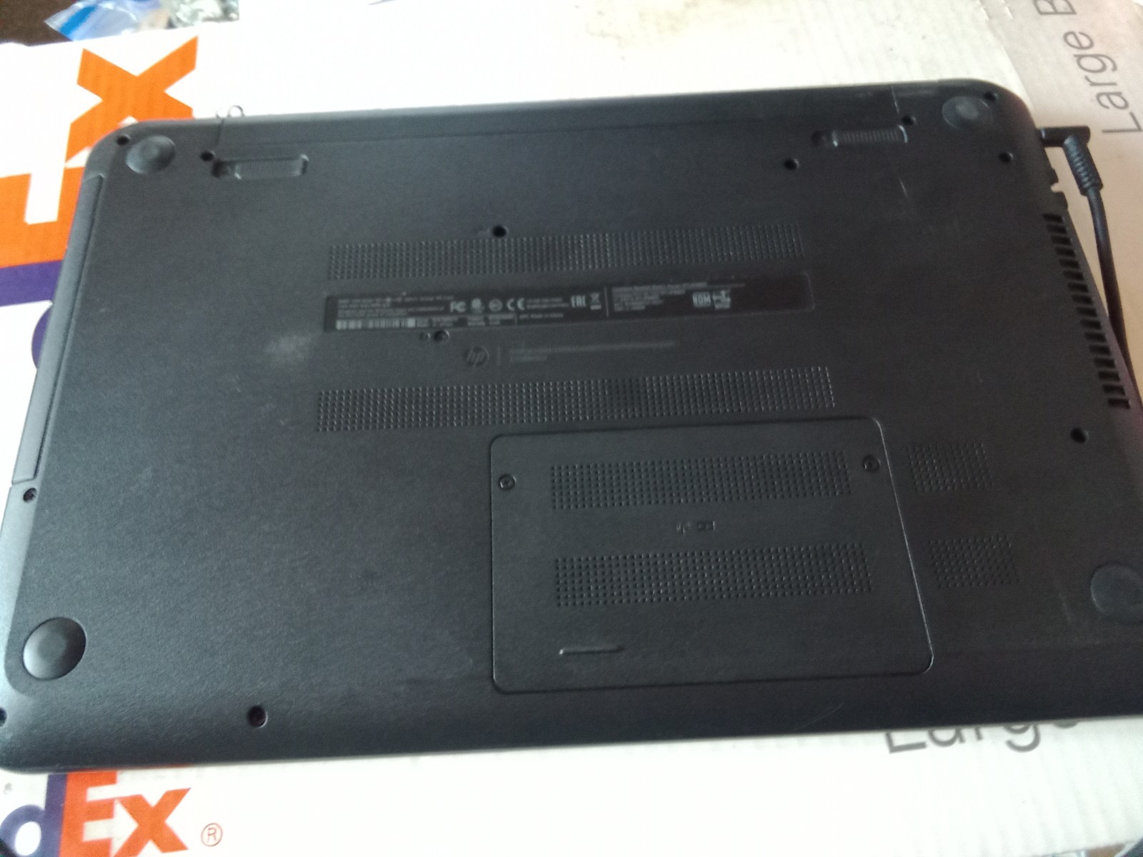 HP 15-F271wm Laptop. Works! Nice! HDMI!8gb RAM! Pentium!Windows 10!Web Cam!WiFi!
