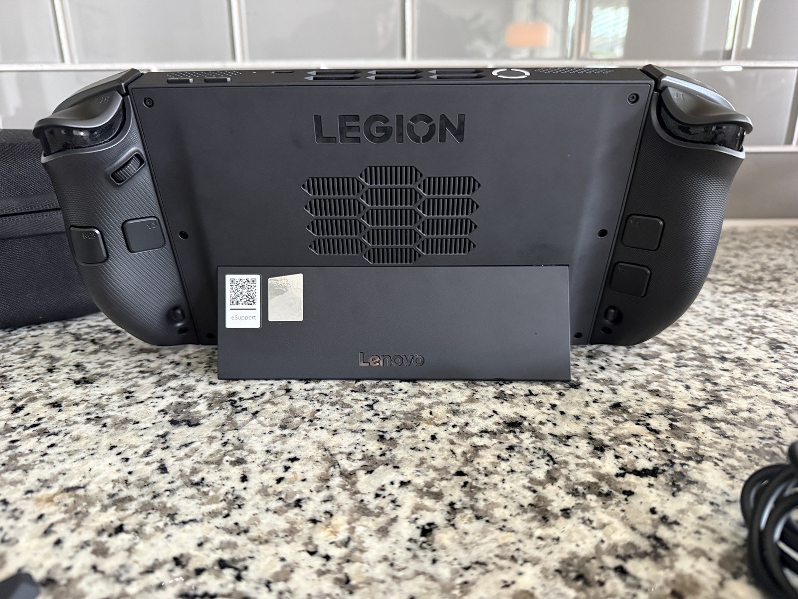 Lenovo Legion Go 2 OLED AMD Ryzen Z2 Extreme Z2E, 32GB, 1TB – With Carrying Case