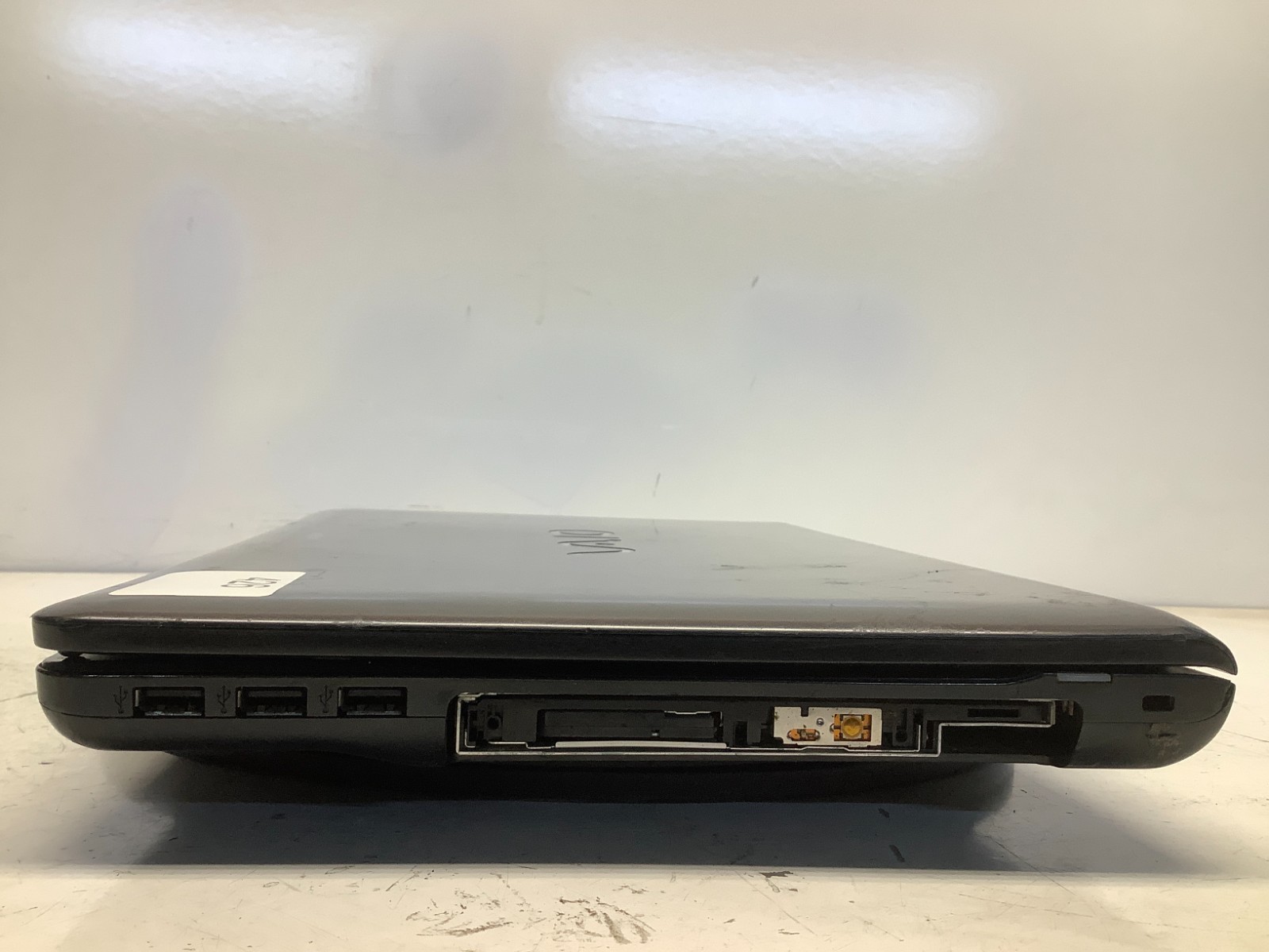 Sony Vaio VPCEE42FX AMD Athlon II Dual-Core 2.3GHz 4 GB NO HDD