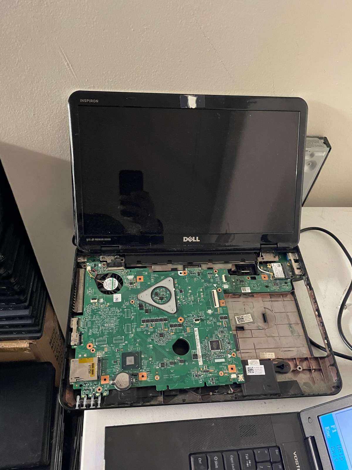 Lot of 3 Dell laptops: Vostro 1520, Inspiron M5030, N5110 Fix/repair wholesale