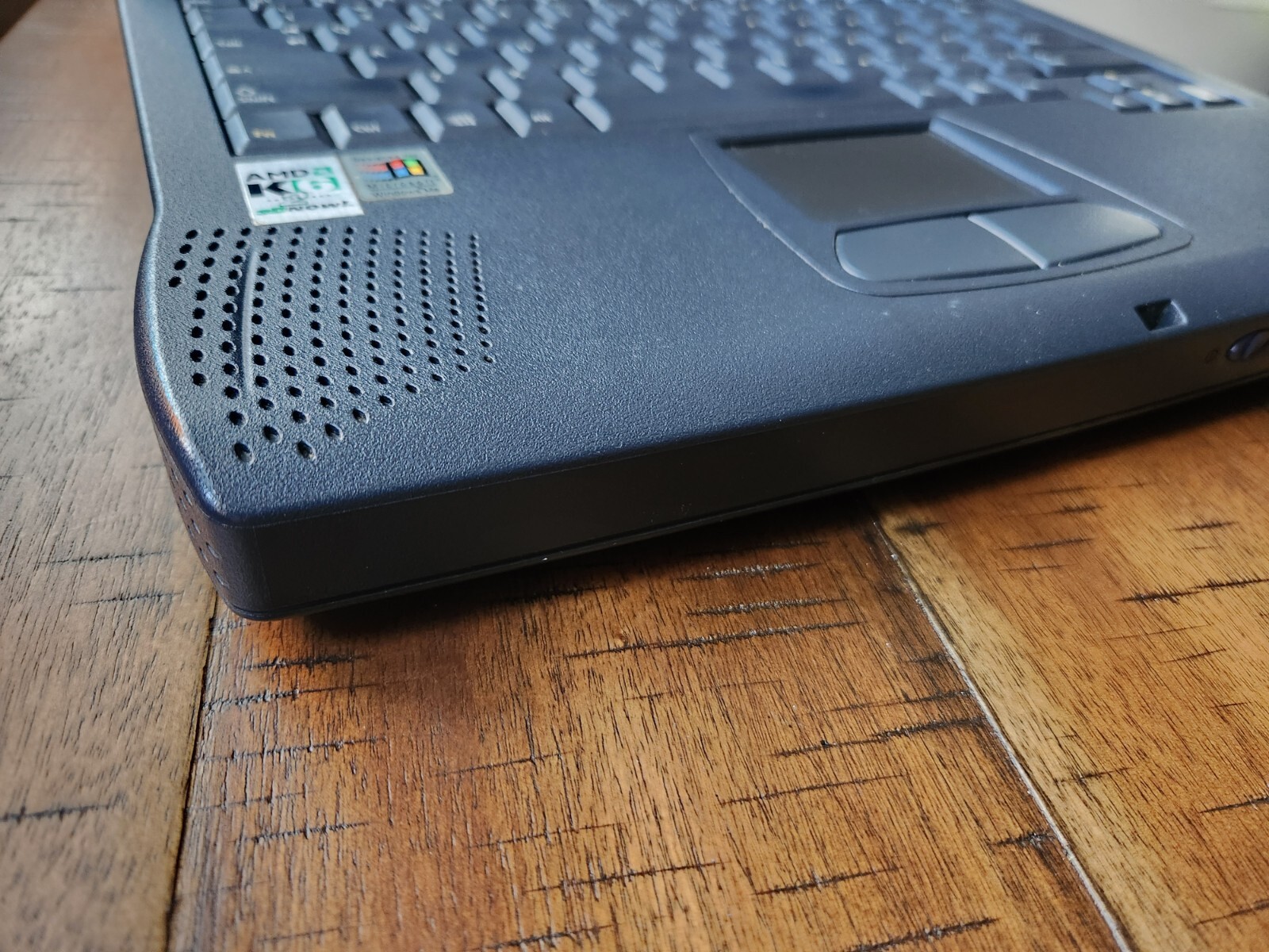 HP Pavilion N3410 12.1” (AMD-K6®-2 @ 551MHz ,256MB RAM , 6.04GB HDD) Win XP Pro