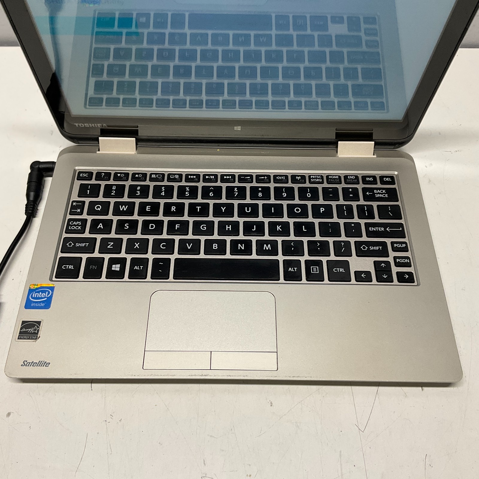 Toshiba Satellite L15W-B1302 Intel Celeron N2840 2.16GHz 4 GB 500GB HDD NO OS