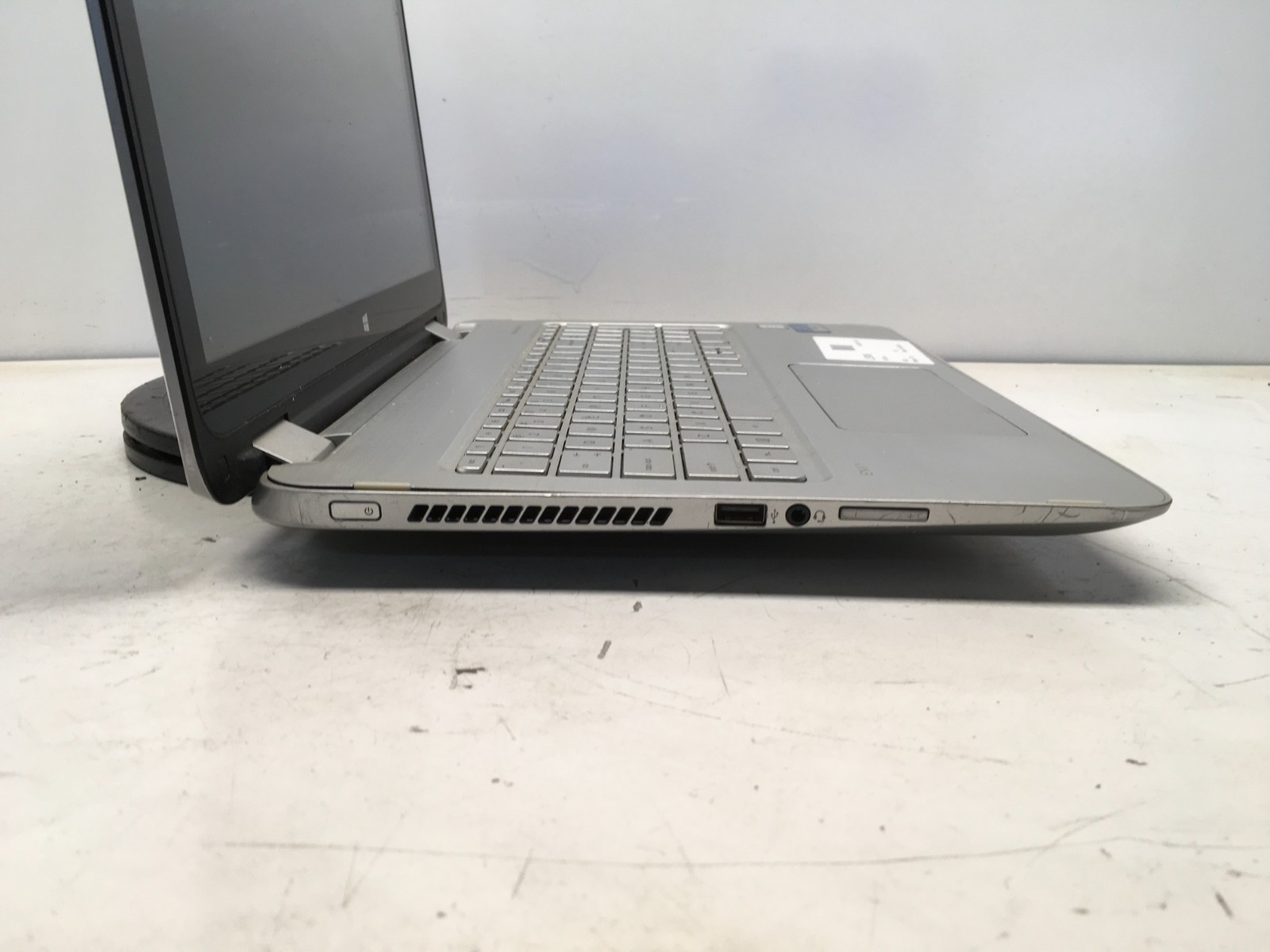 HP Envy 15-U493CL Intel Core i7-7th gen NO HDD No Batt